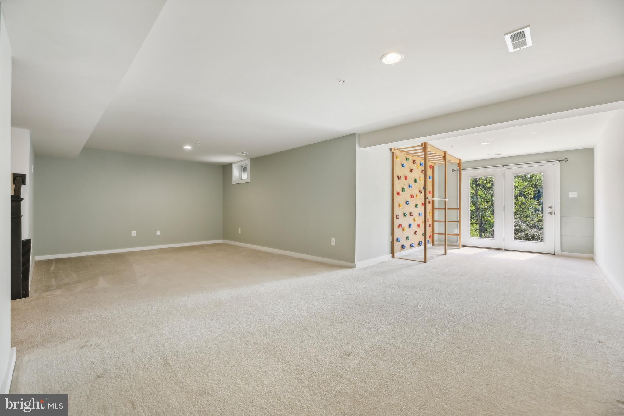 TUSCARORA CREEK - Residential