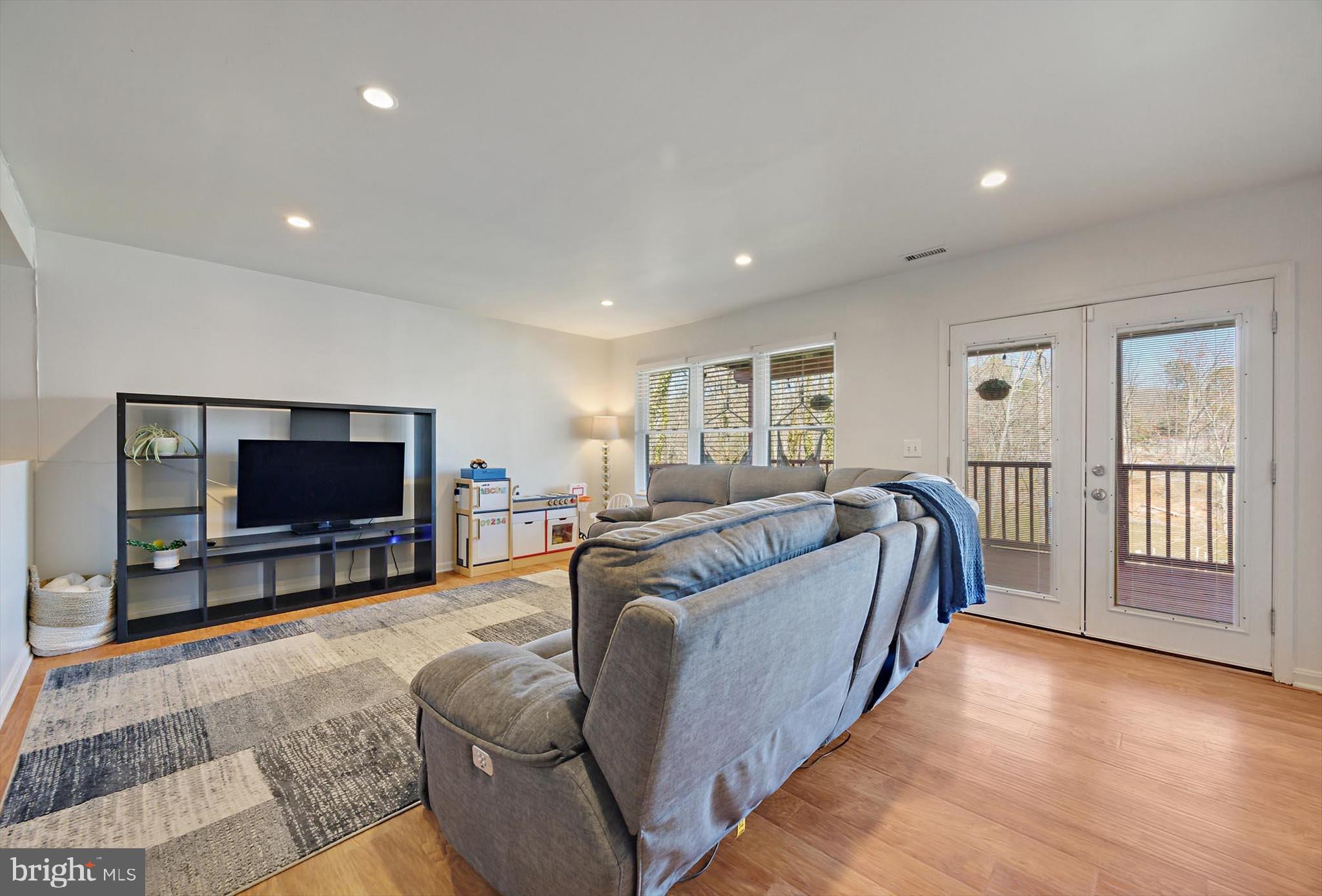 SILVER SANDS - Residential