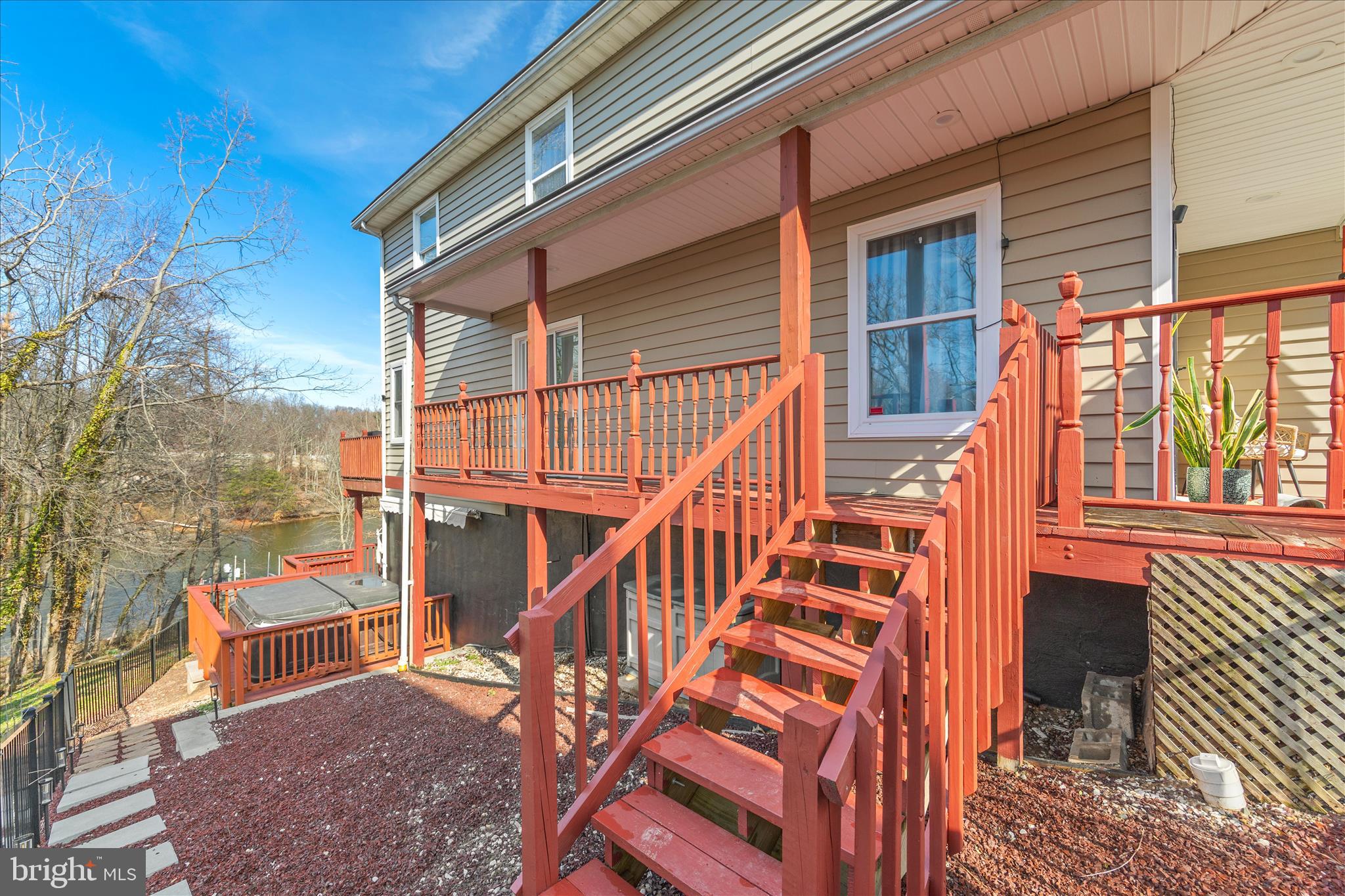 SILVER SANDS - Residential