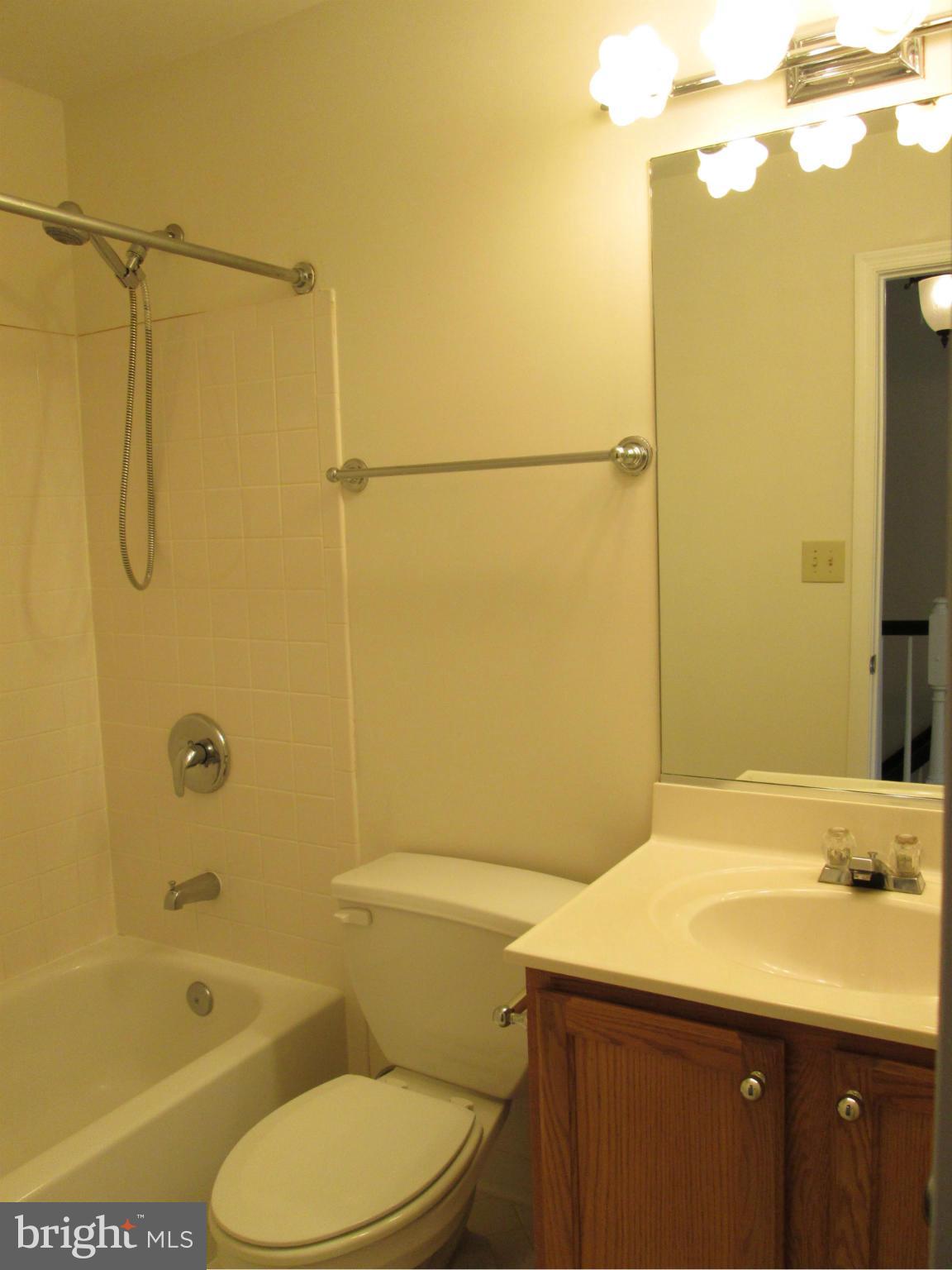 KENTLANDS HILL DISTRICT - Residential Lease