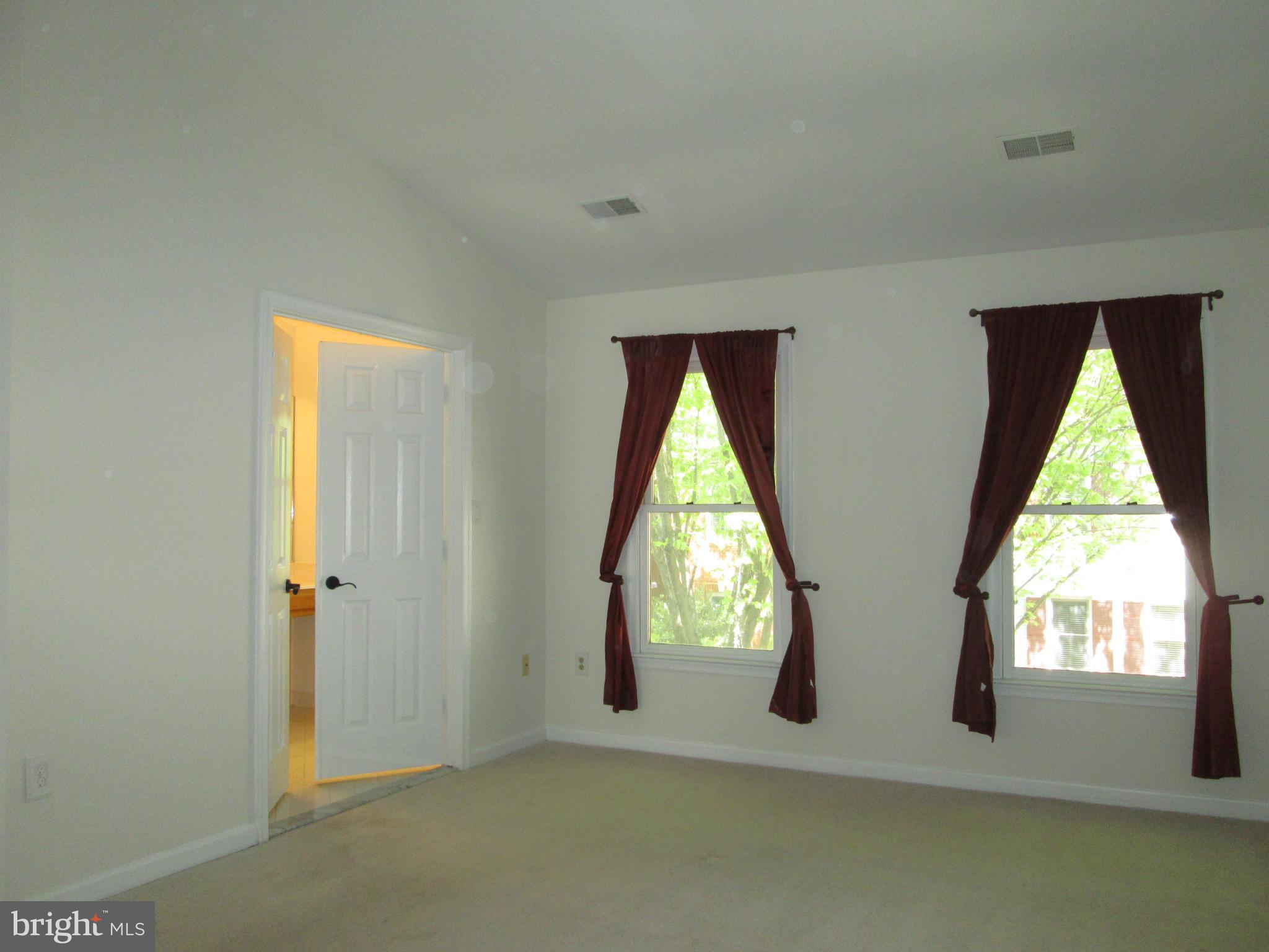 KENTLANDS HILL DISTRICT - Residential Lease