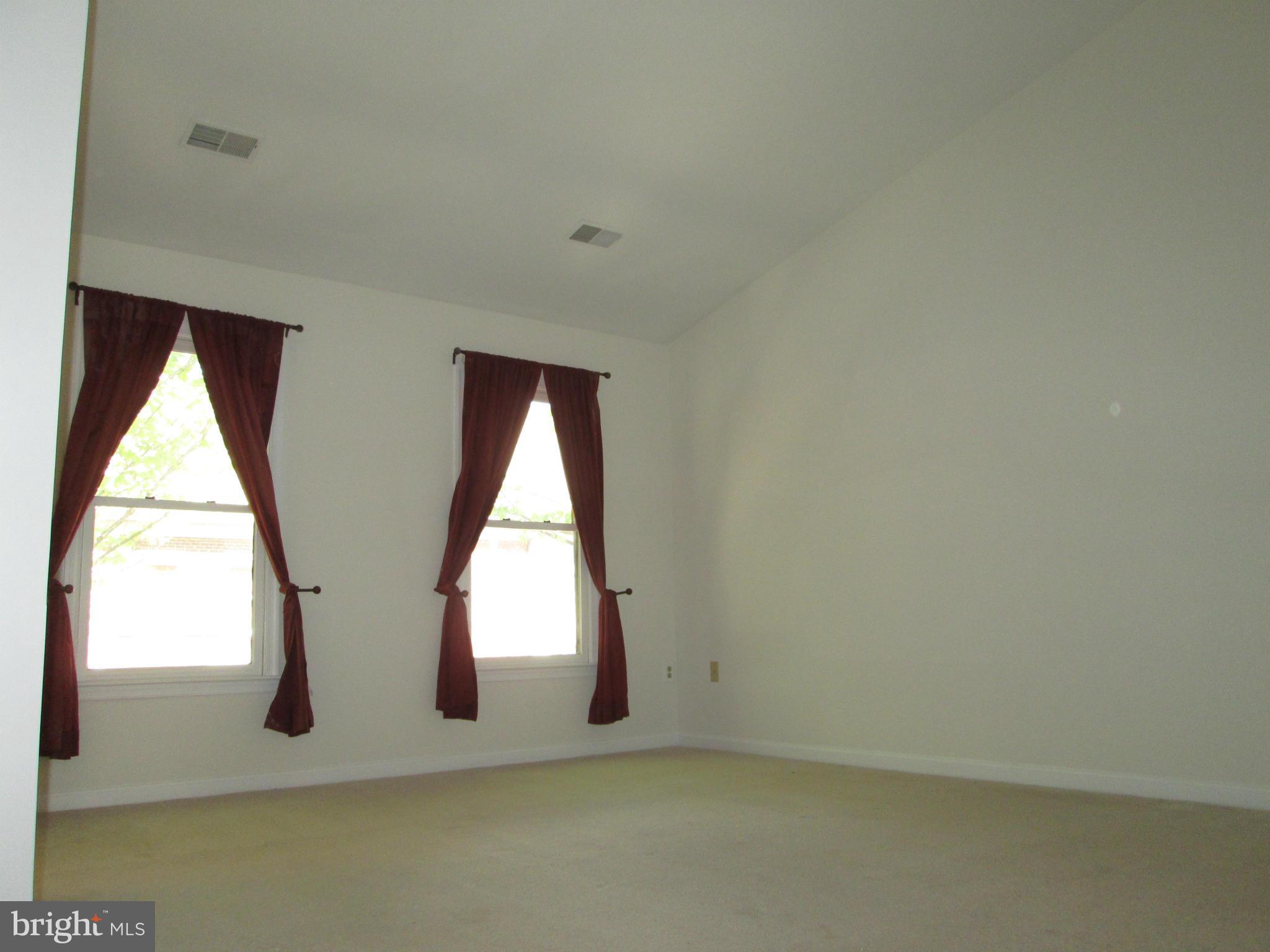 KENTLANDS HILL DISTRICT - Residential Lease