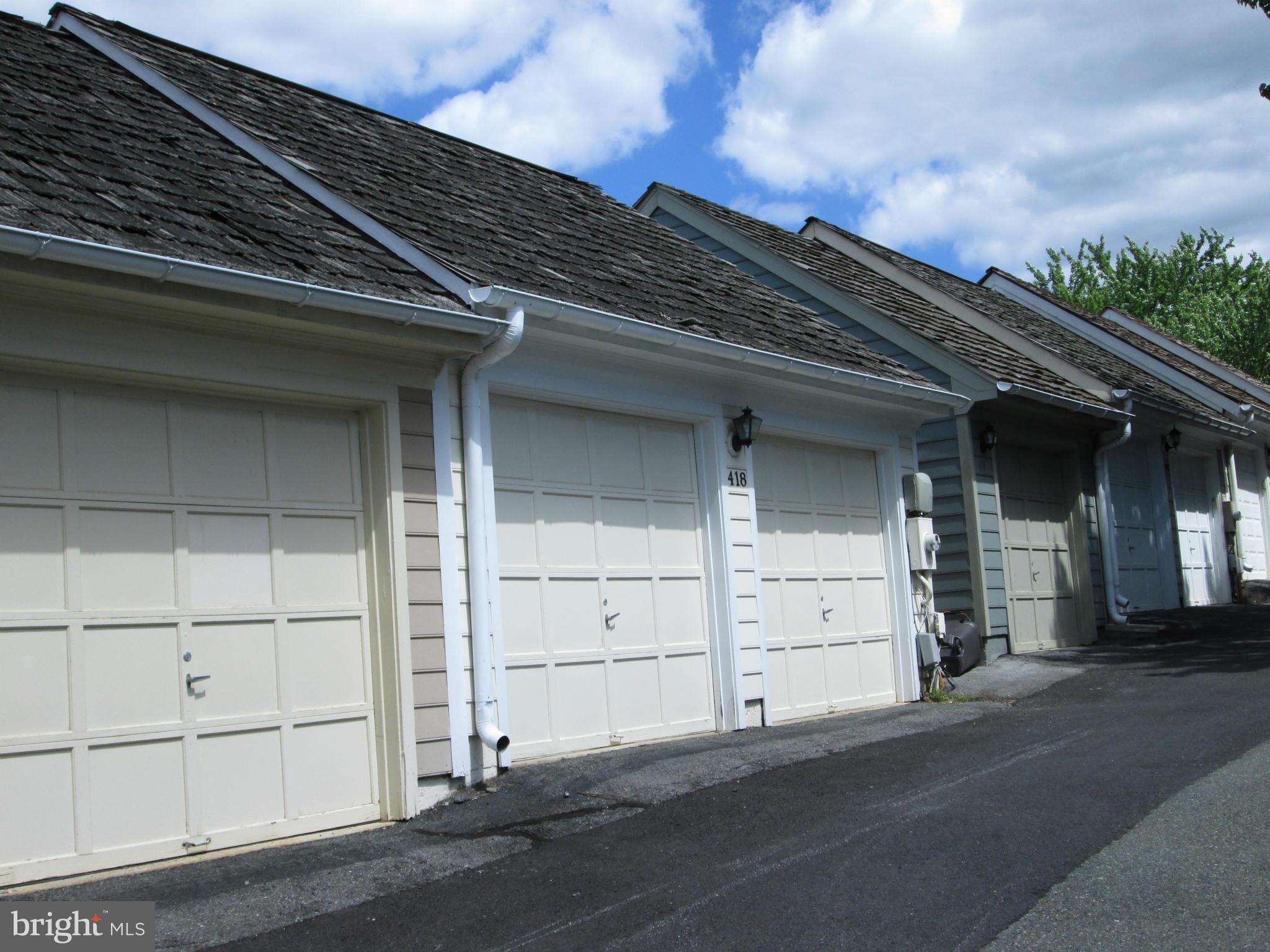 KENTLANDS HILL DISTRICT - Residential Lease