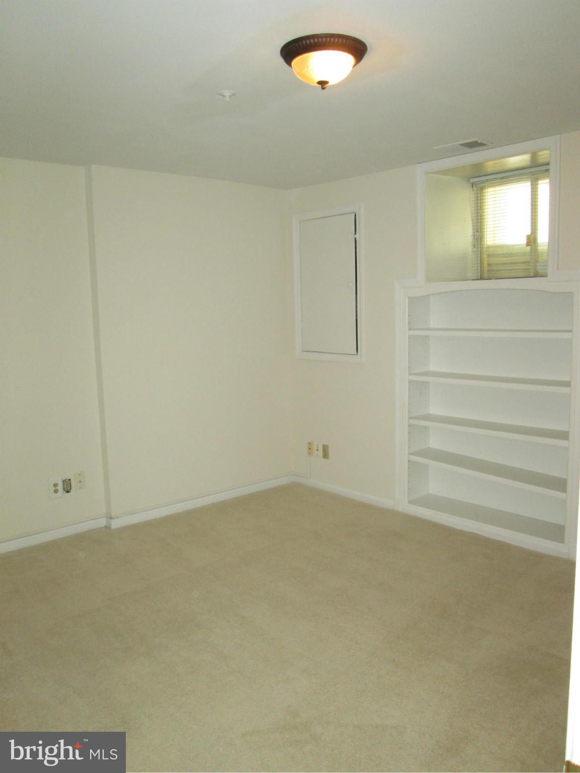 KENTLANDS HILL DISTRICT - Residential Lease