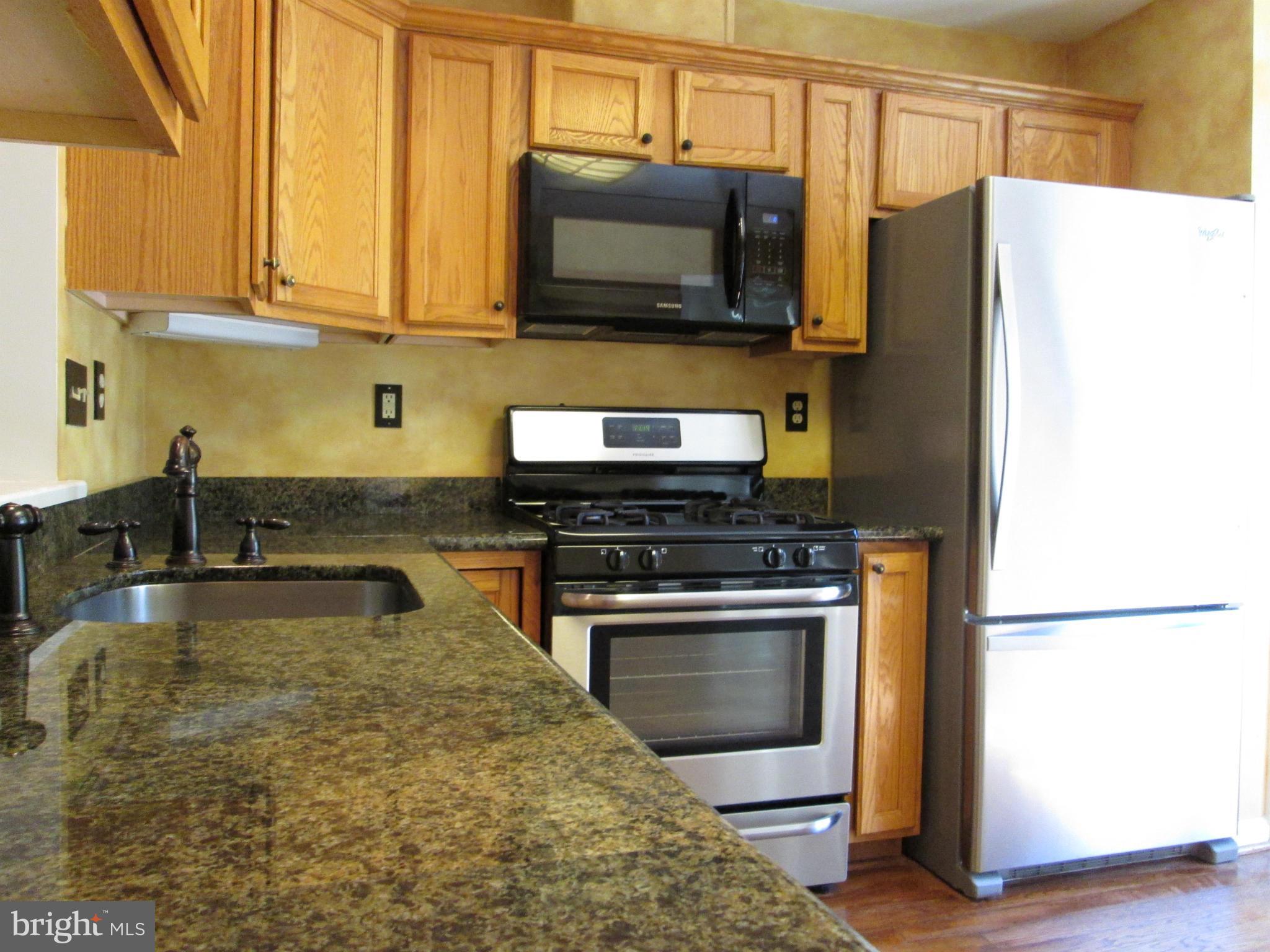 KENTLANDS HILL DISTRICT - Residential Lease