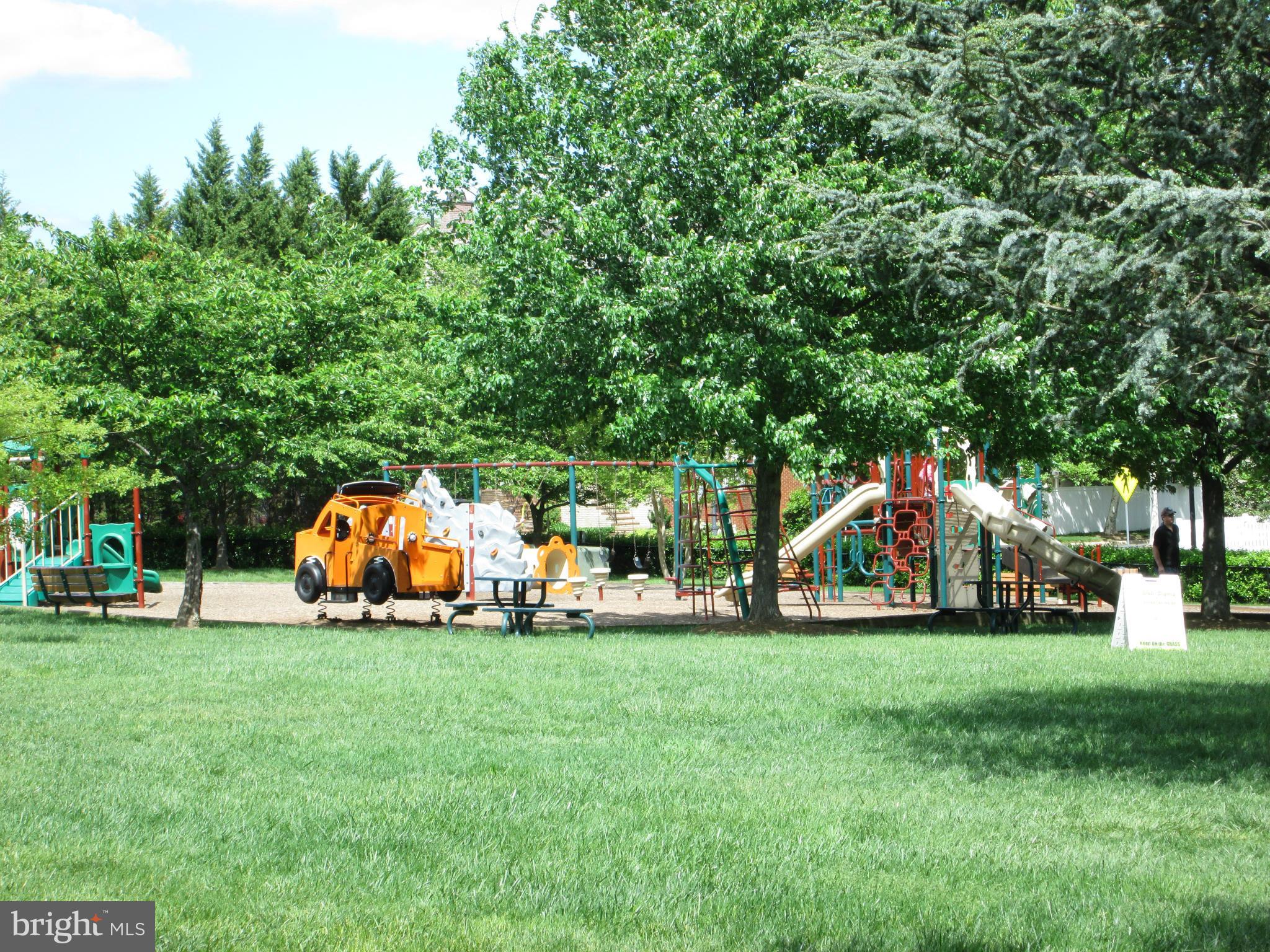 KENTLANDS HILL DISTRICT - Residential Lease