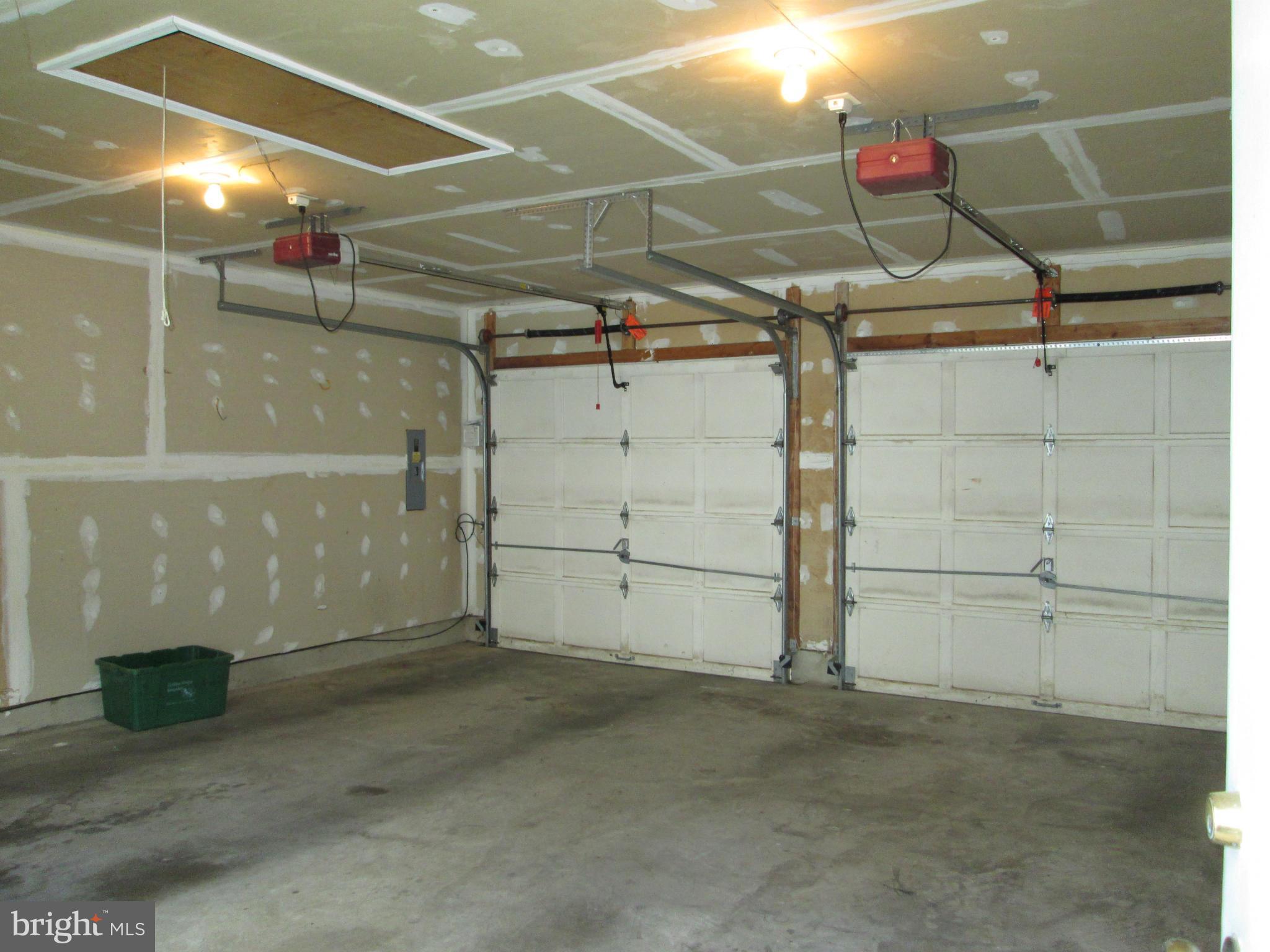 KENTLANDS HILL DISTRICT - Residential Lease