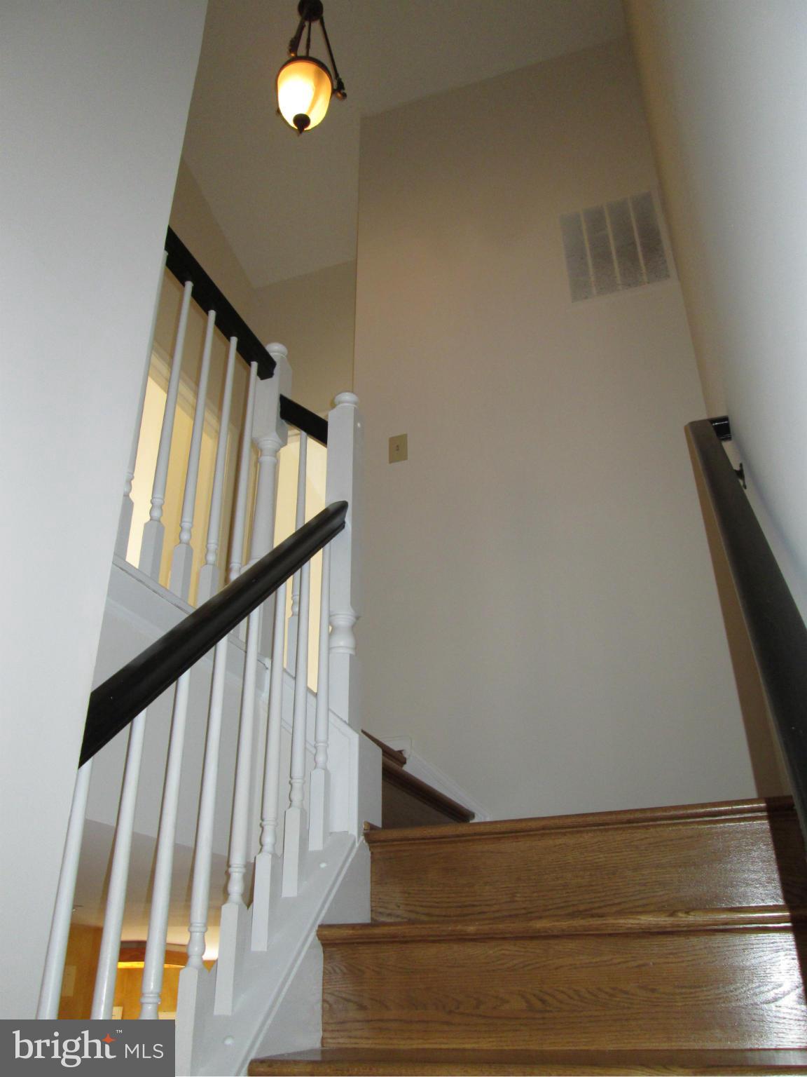 KENTLANDS HILL DISTRICT - Residential Lease