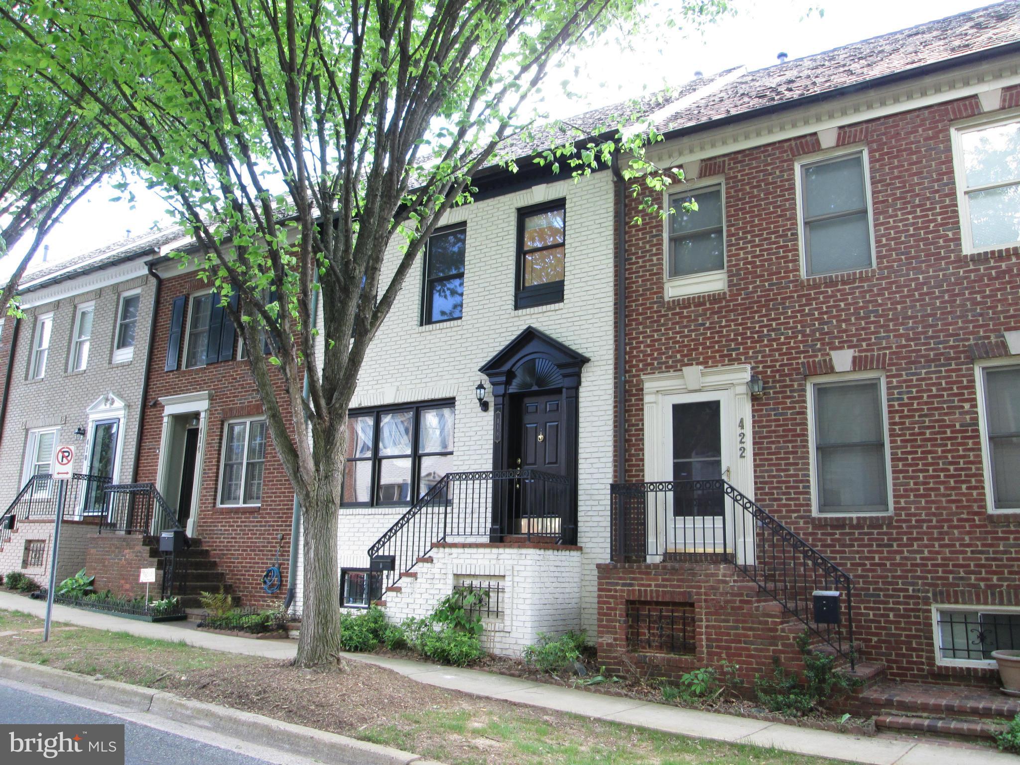 KENTLANDS HILL DISTRICT - Residential Lease