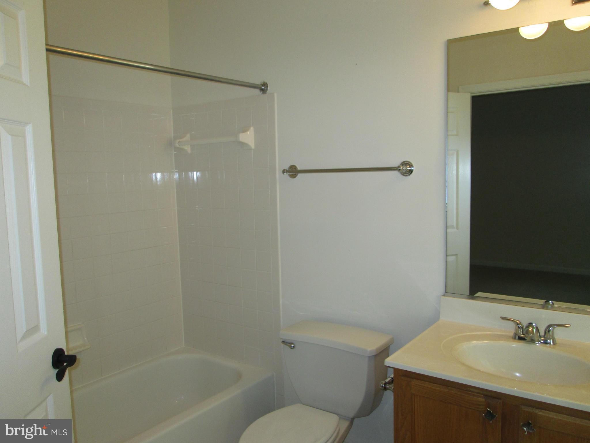 KENTLANDS HILL DISTRICT - Residential Lease