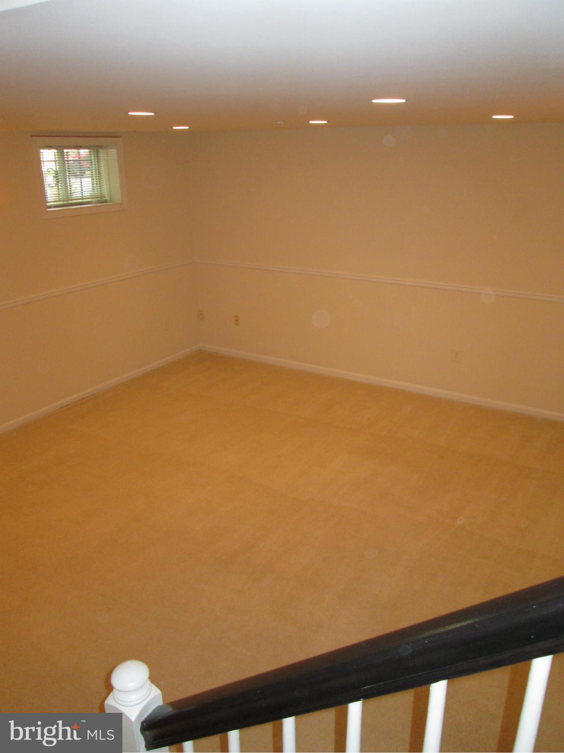 KENTLANDS HILL DISTRICT - Residential Lease