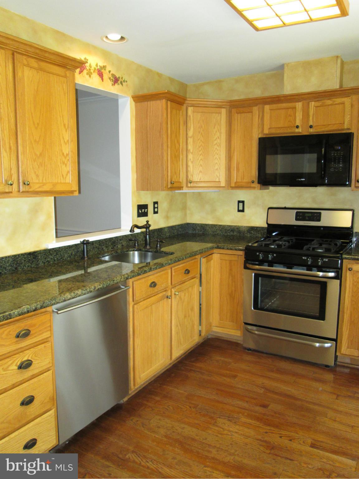 KENTLANDS HILL DISTRICT - Residential Lease