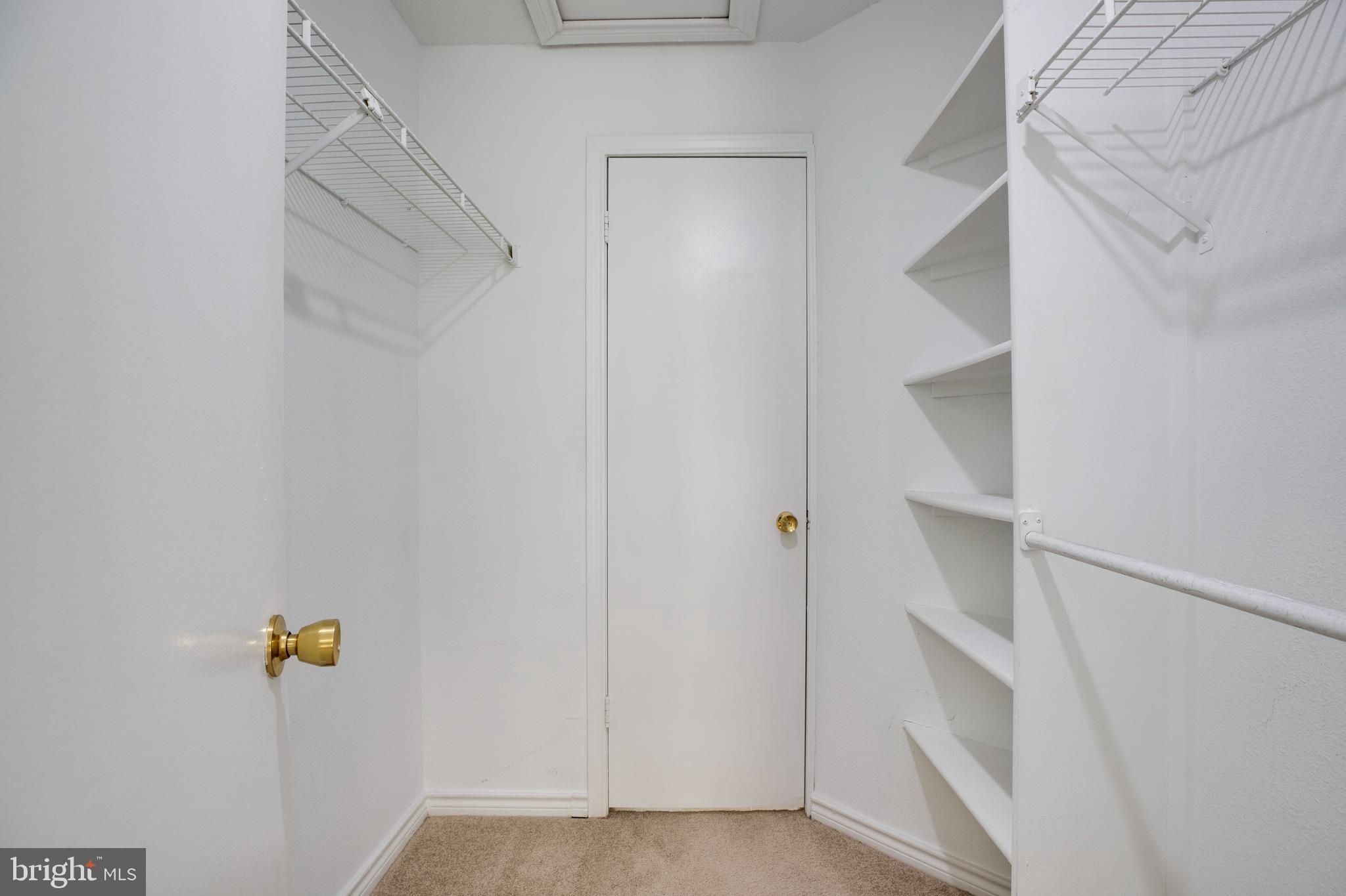 PENDERBROOK SQUARE CONDOMINIUMS - Residential Lease