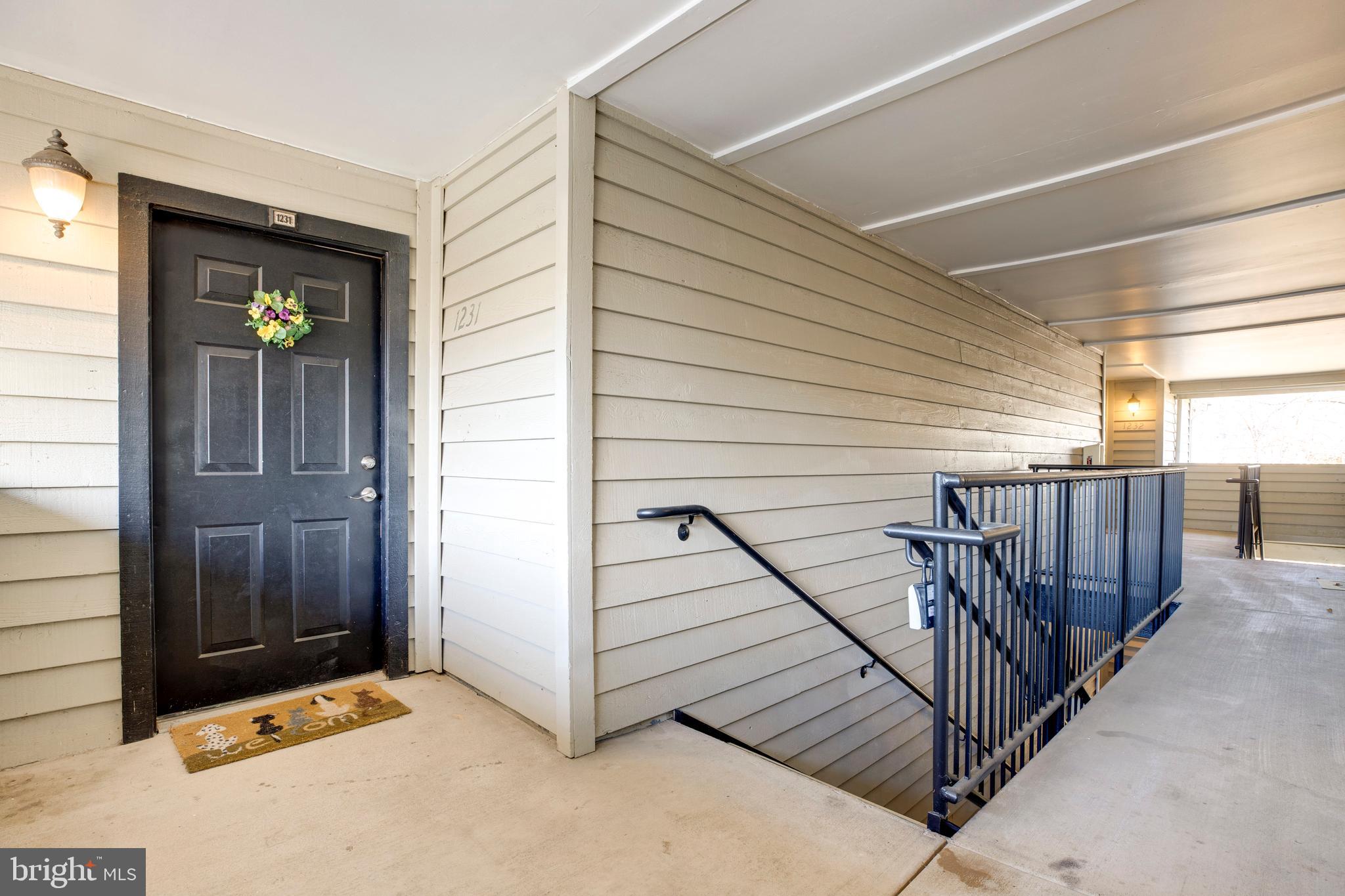 PENDERBROOK SQUARE CONDOMINIUMS - Residential Lease