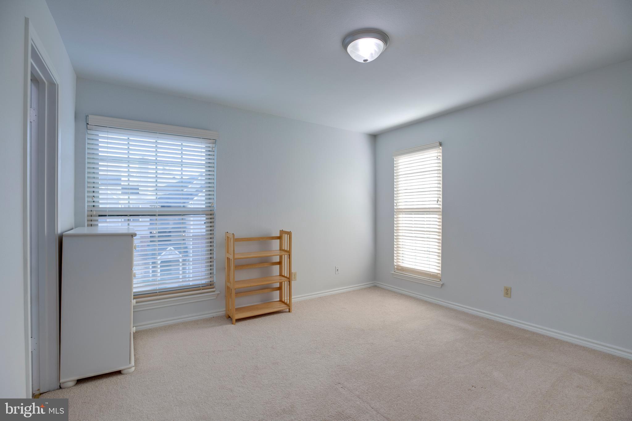 PENDERBROOK SQUARE CONDOMINIUMS - Residential Lease