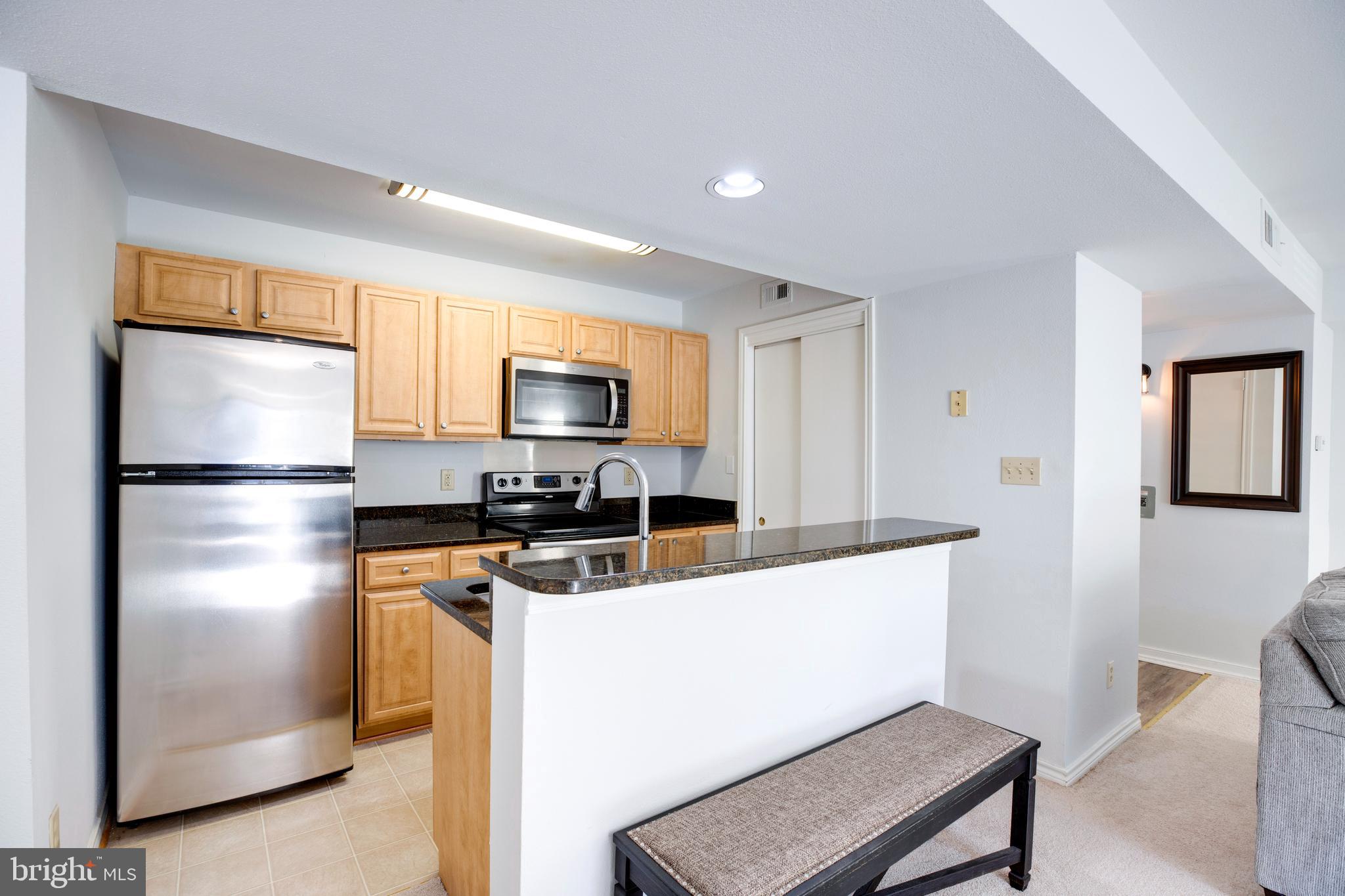 PENDERBROOK SQUARE CONDOMINIUMS - Residential Lease