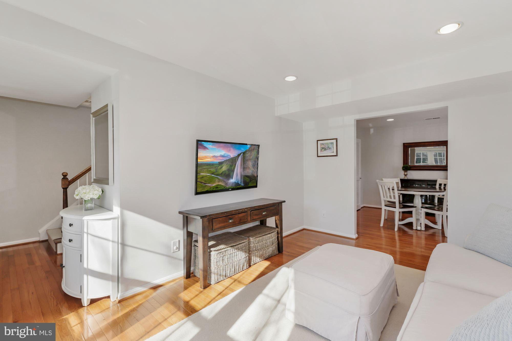 KENWOOD FOREST - Residential