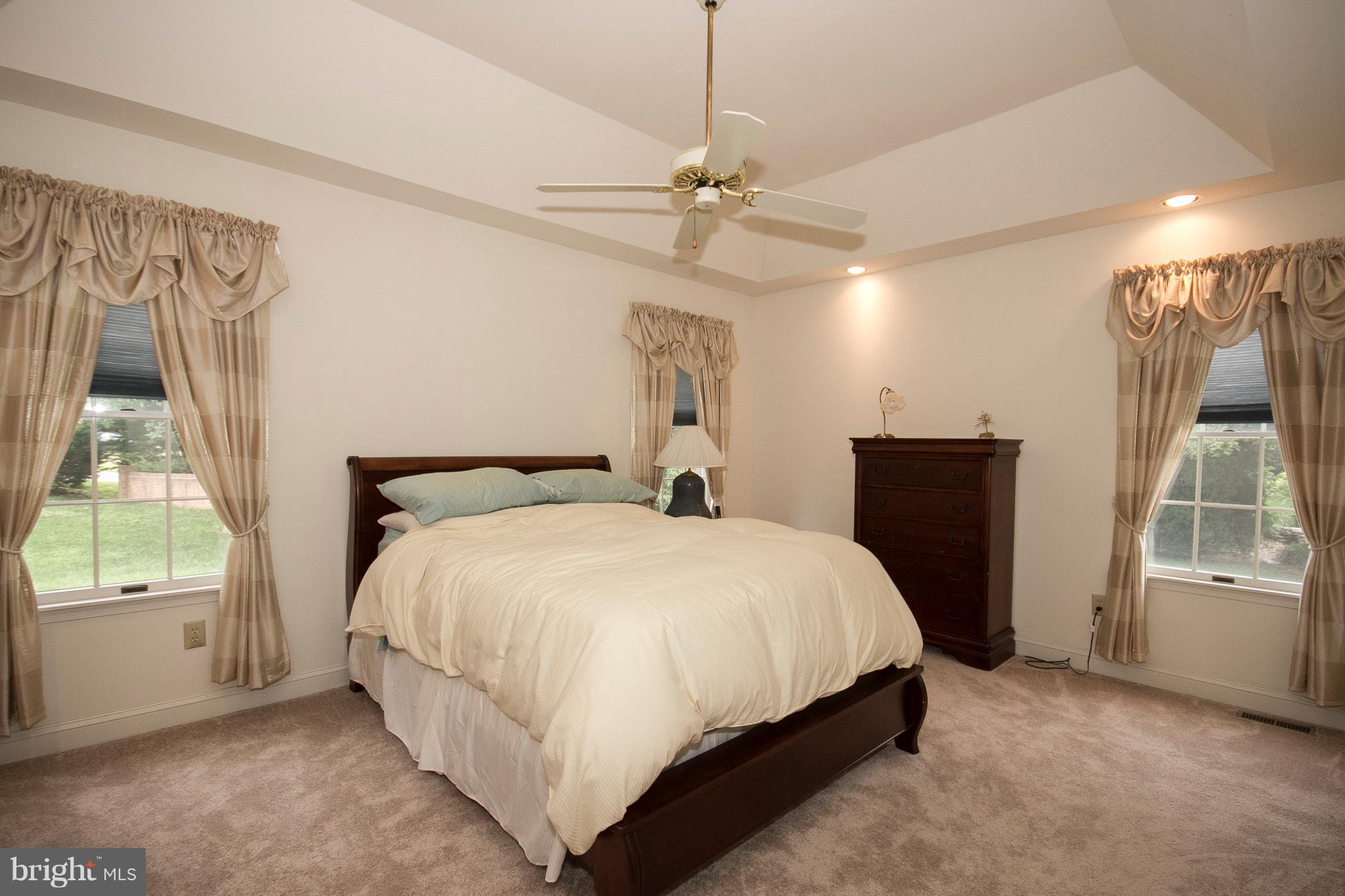 ROLAND PLACE - Residential