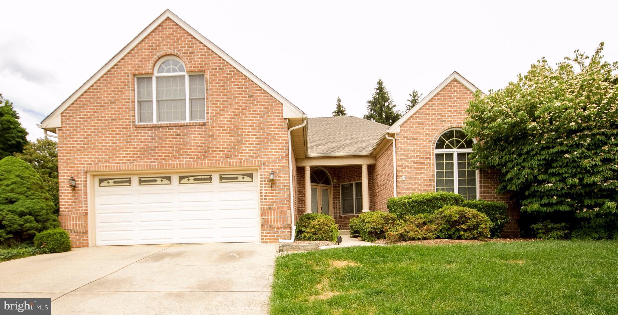 ROLAND PLACE - Residential