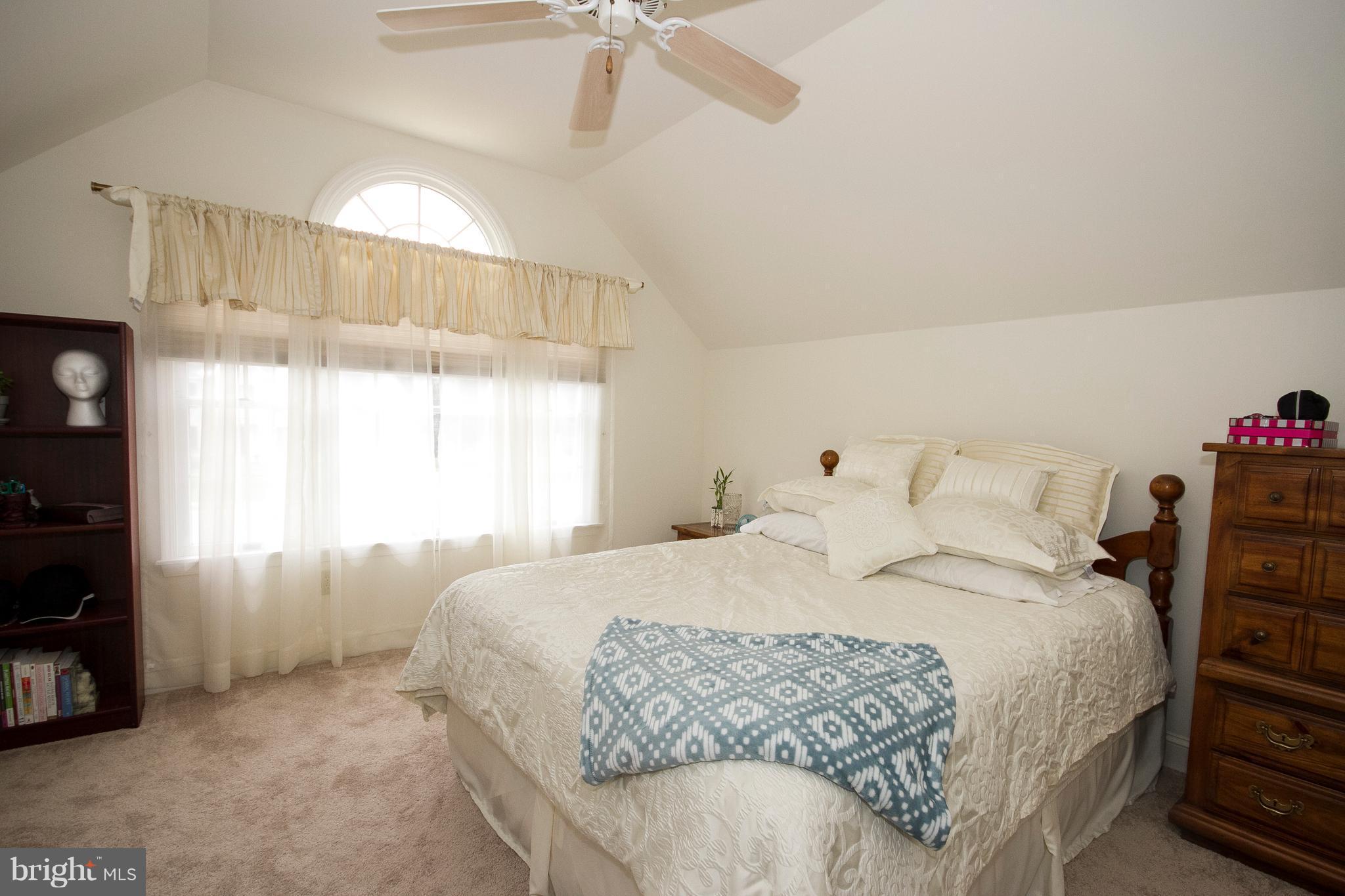 ROLAND PLACE - Residential