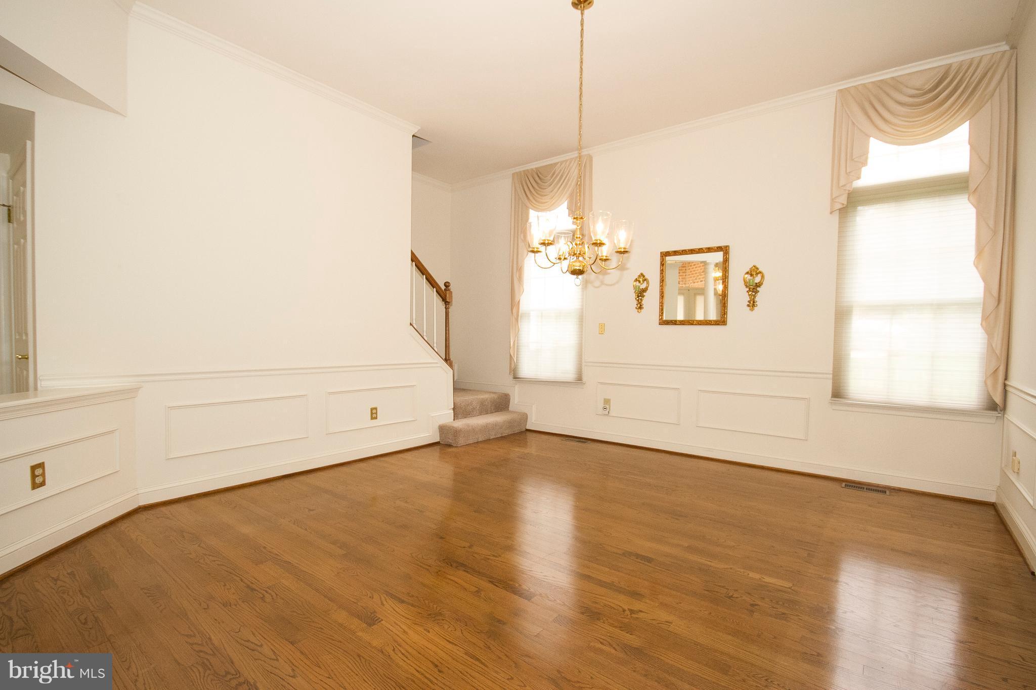 ROLAND PLACE - Residential