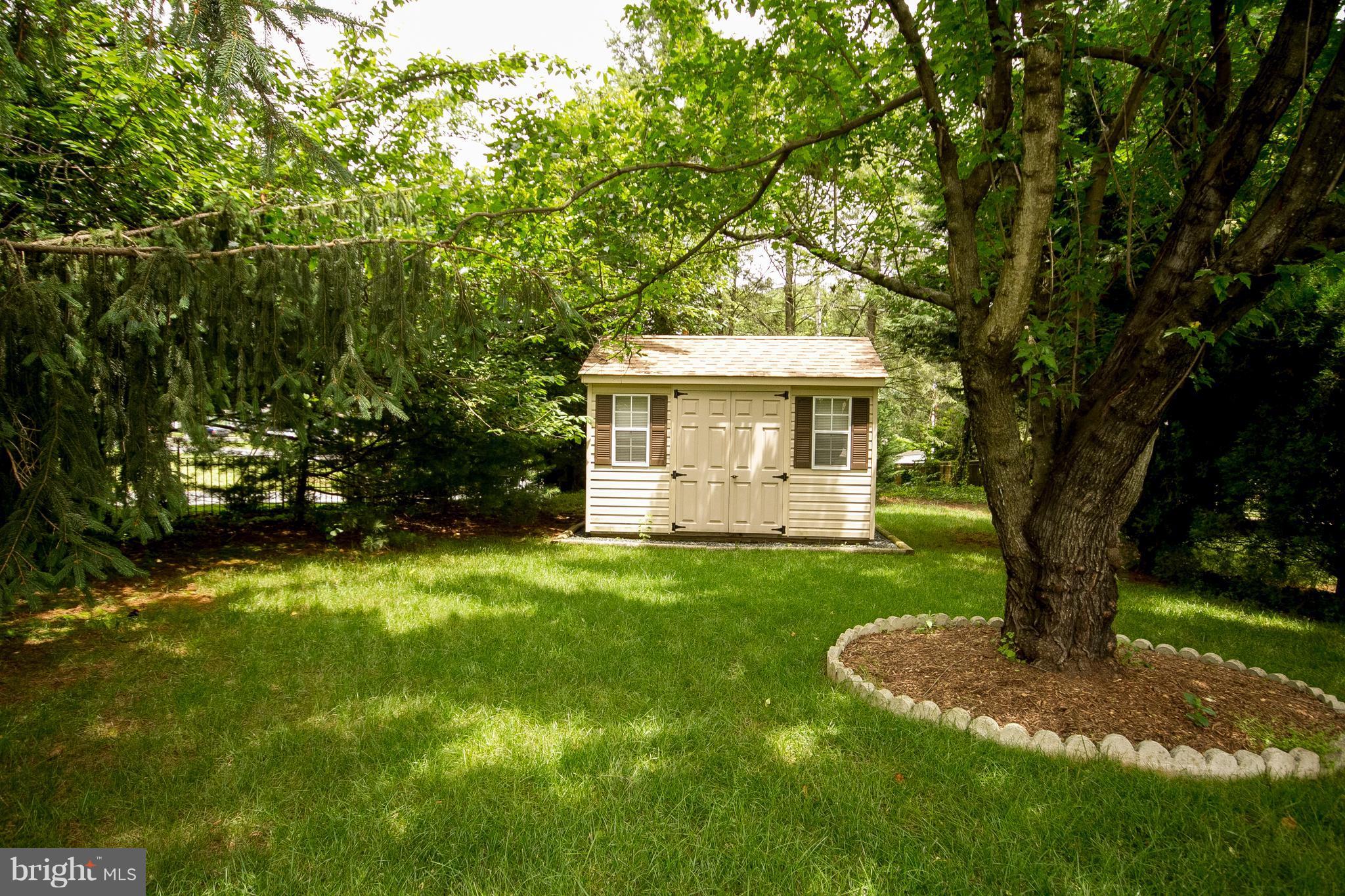 ROLAND PLACE - Residential