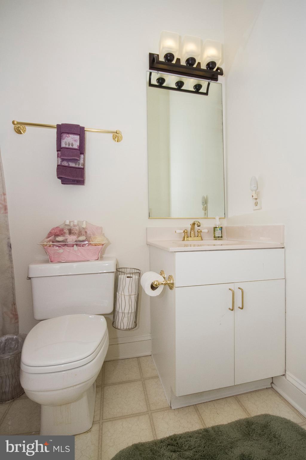 ROLAND PLACE - Residential