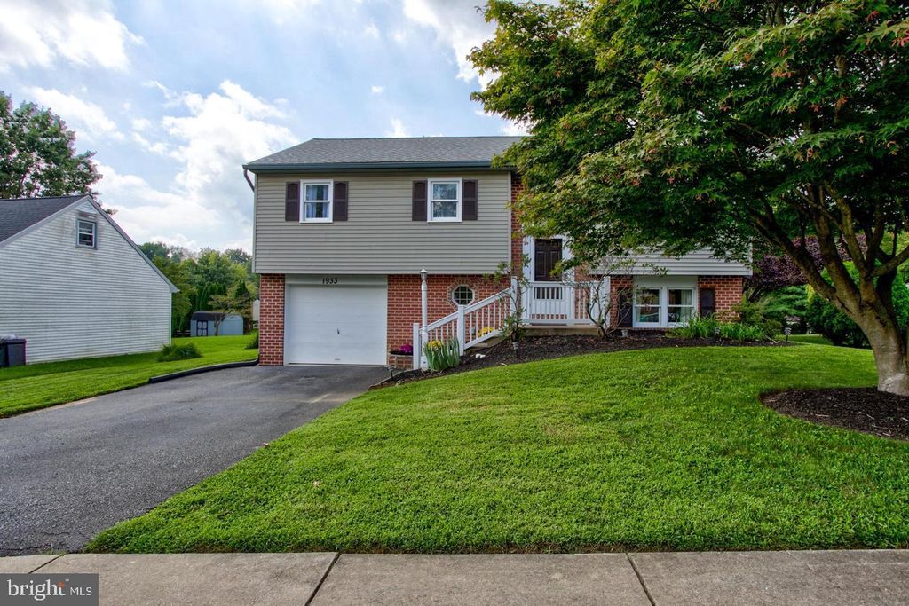 Photo of 1933 Wilderness Road, Lancaster, PA 17603 (MLS # PALA2037168)
