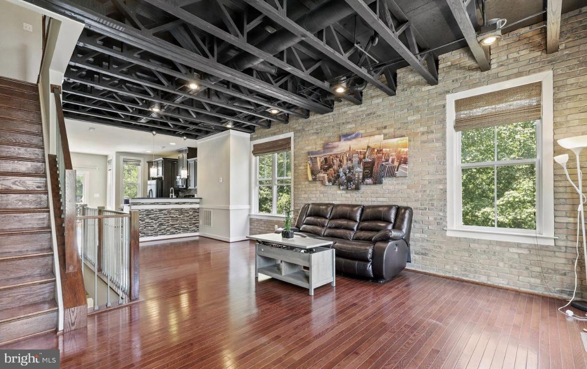 VILLAGE AT WOODSTREAM - Residential Lease