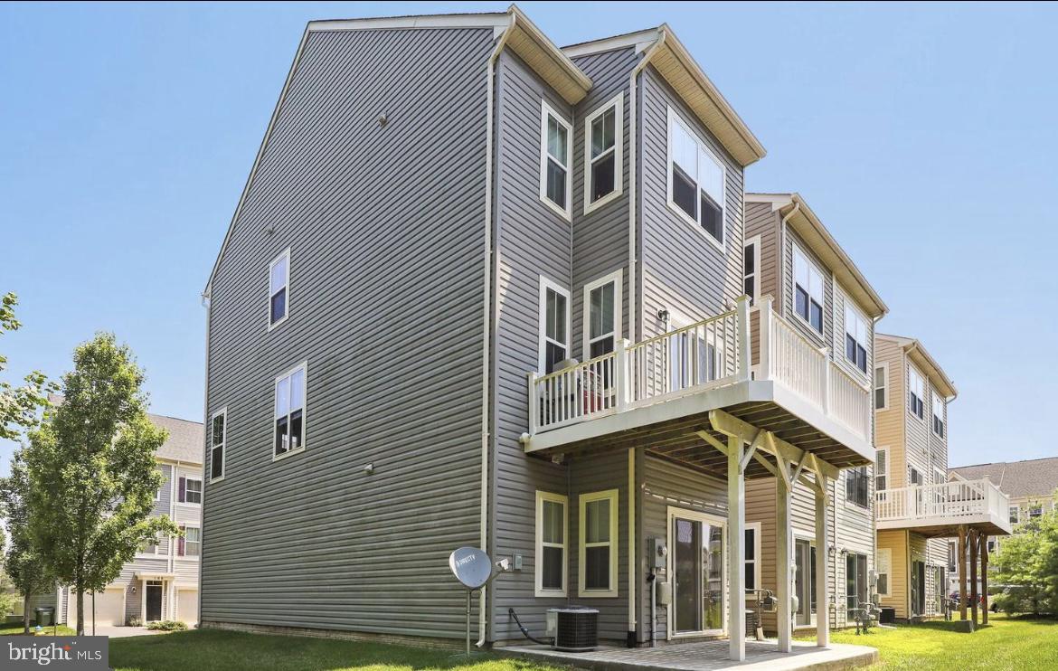 VILLAGE AT WOODSTREAM - Residential Lease