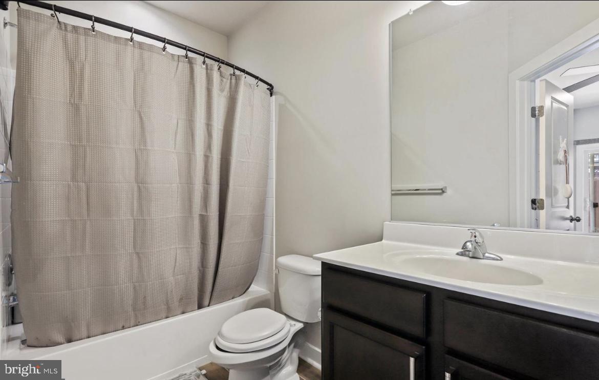 VILLAGE AT WOODSTREAM - Residential Lease