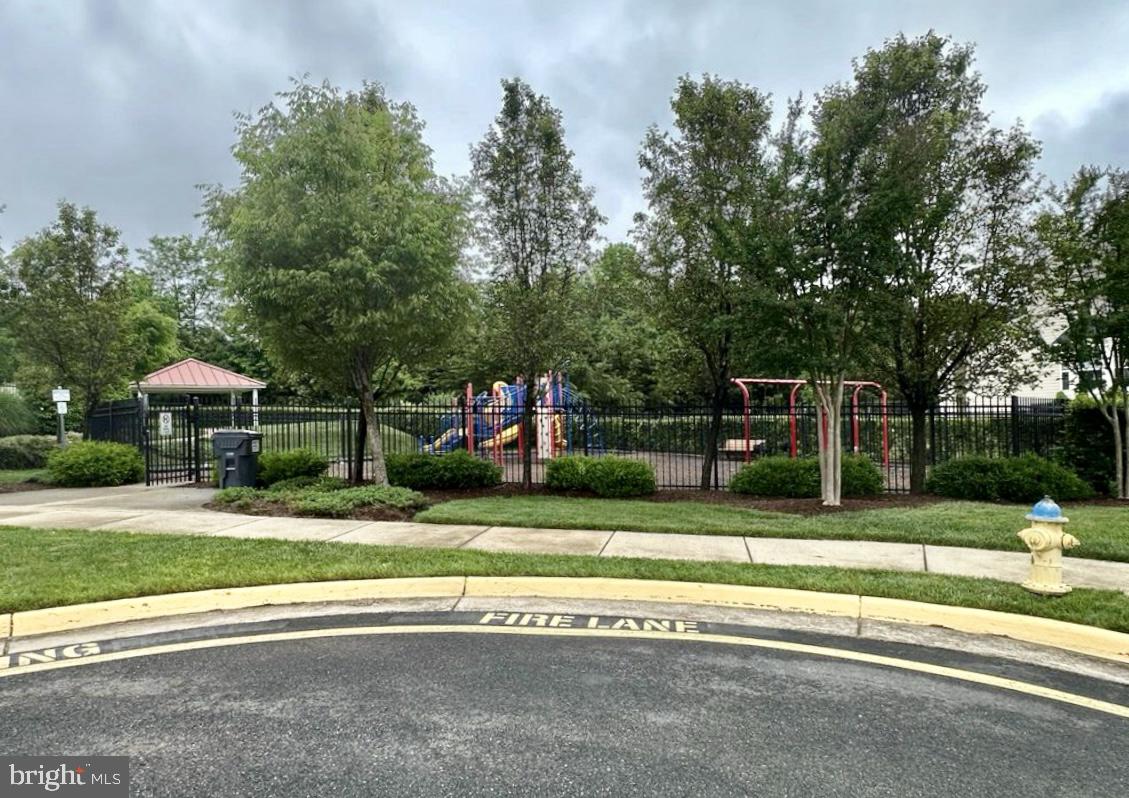 VILLAGE AT WOODSTREAM - Residential Lease