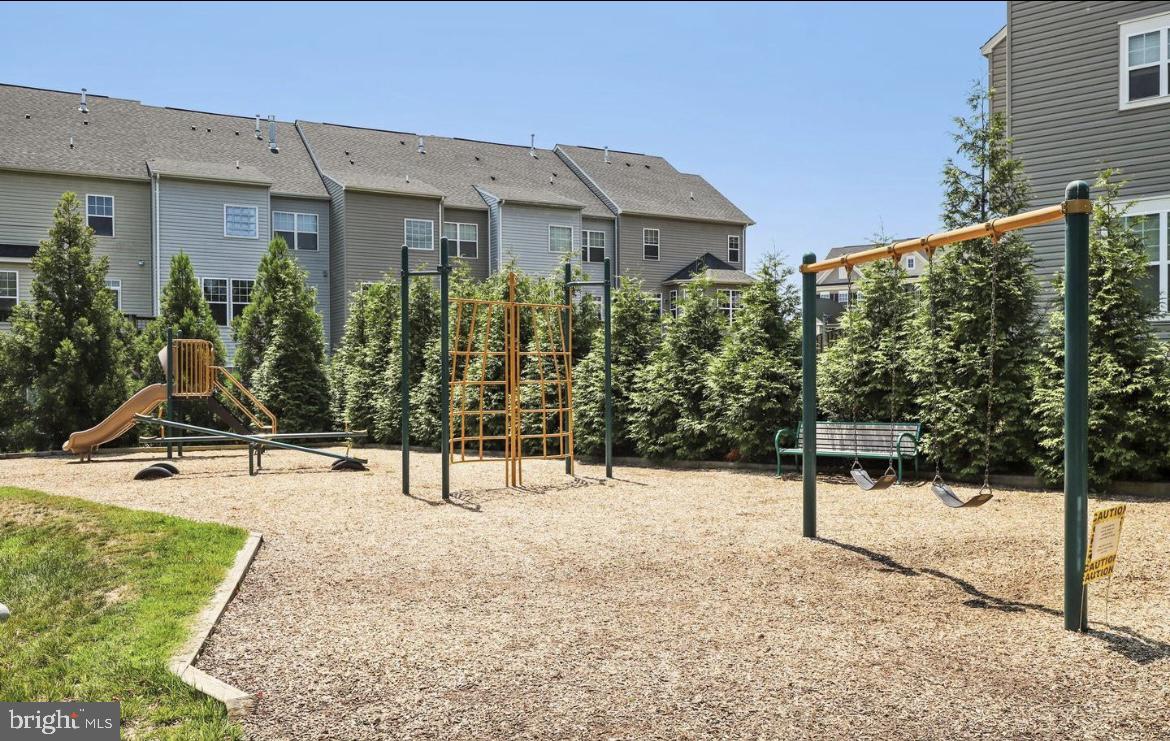 VILLAGE AT WOODSTREAM - Residential Lease