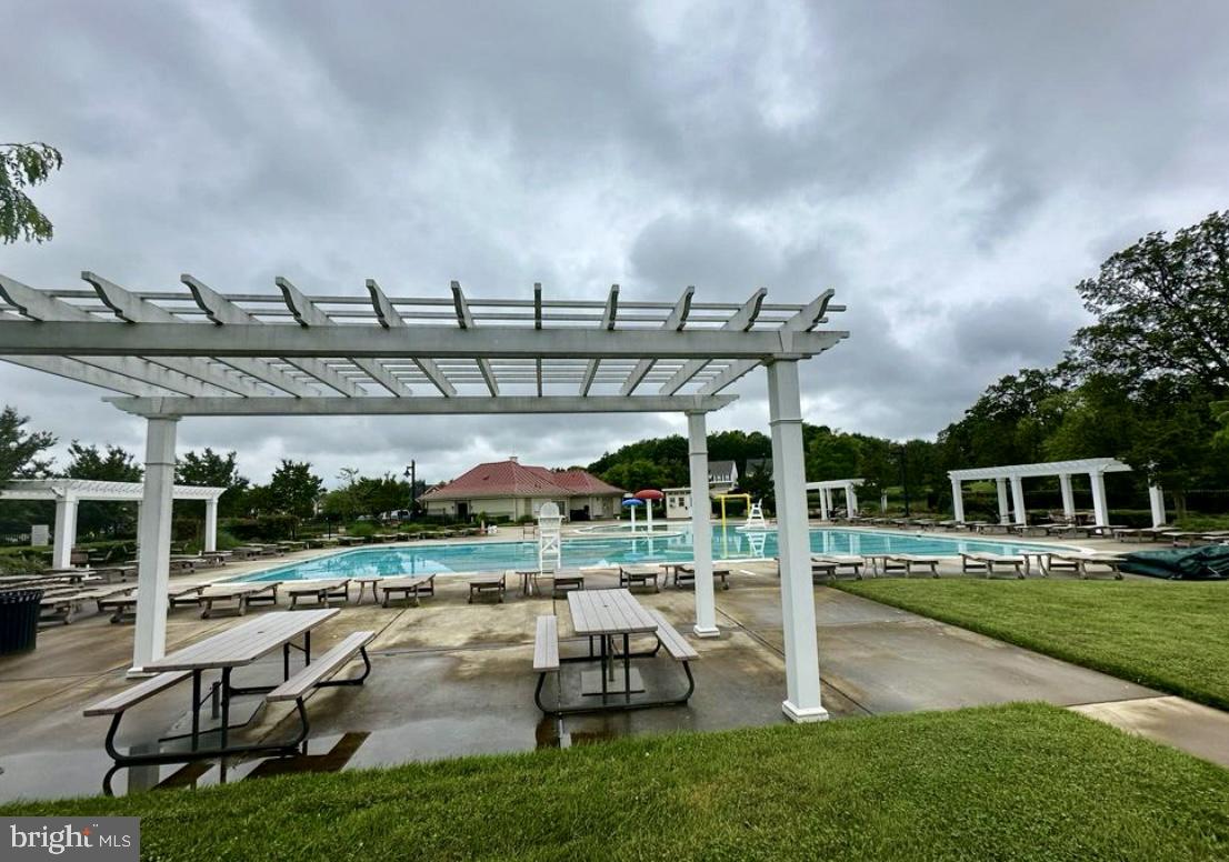 VILLAGE AT WOODSTREAM - Residential Lease