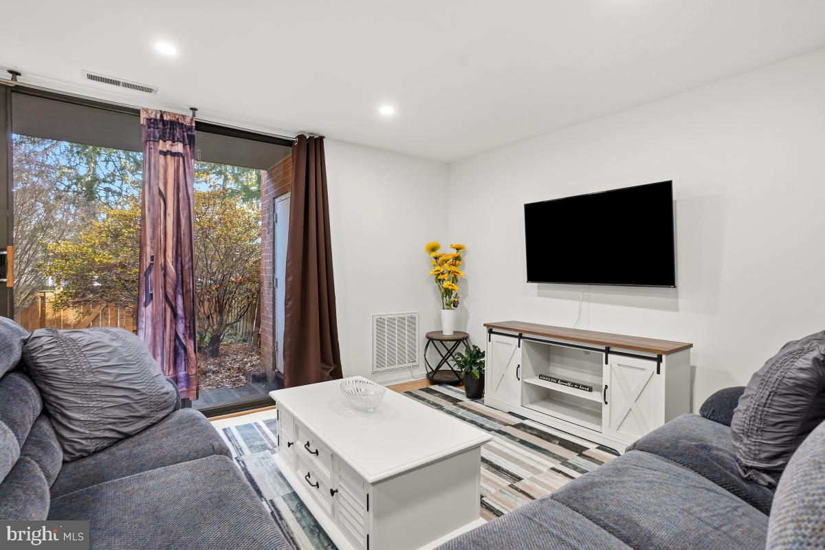 794 QUINCE ORCHARD BOULEVARD T-2