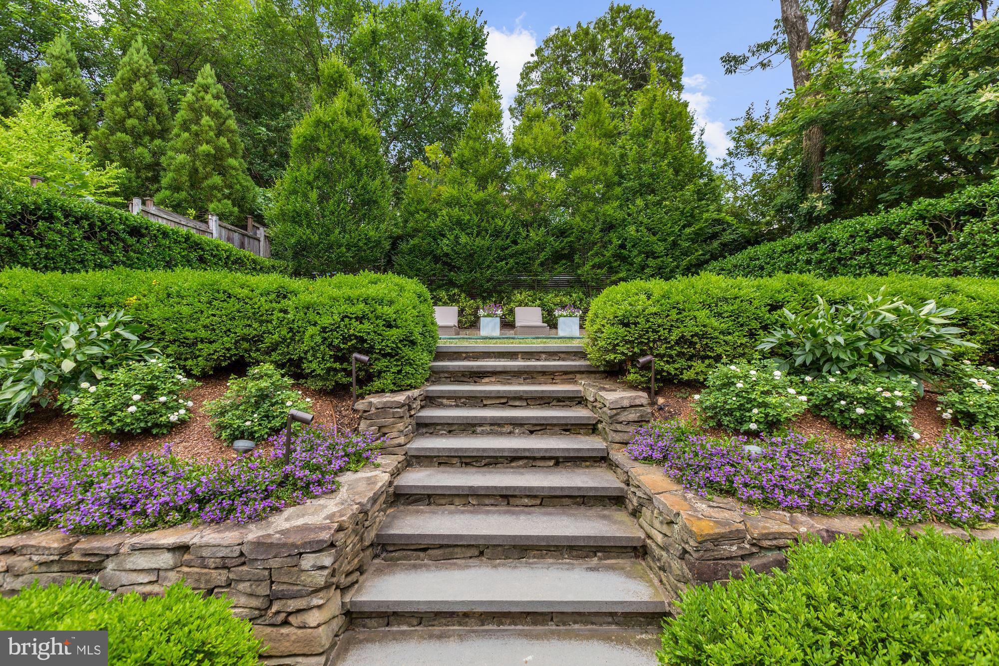BERKLEY - Residential