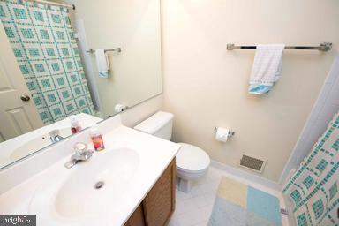 SOMERSET AT WESTRIDGE CO - Residential Lease