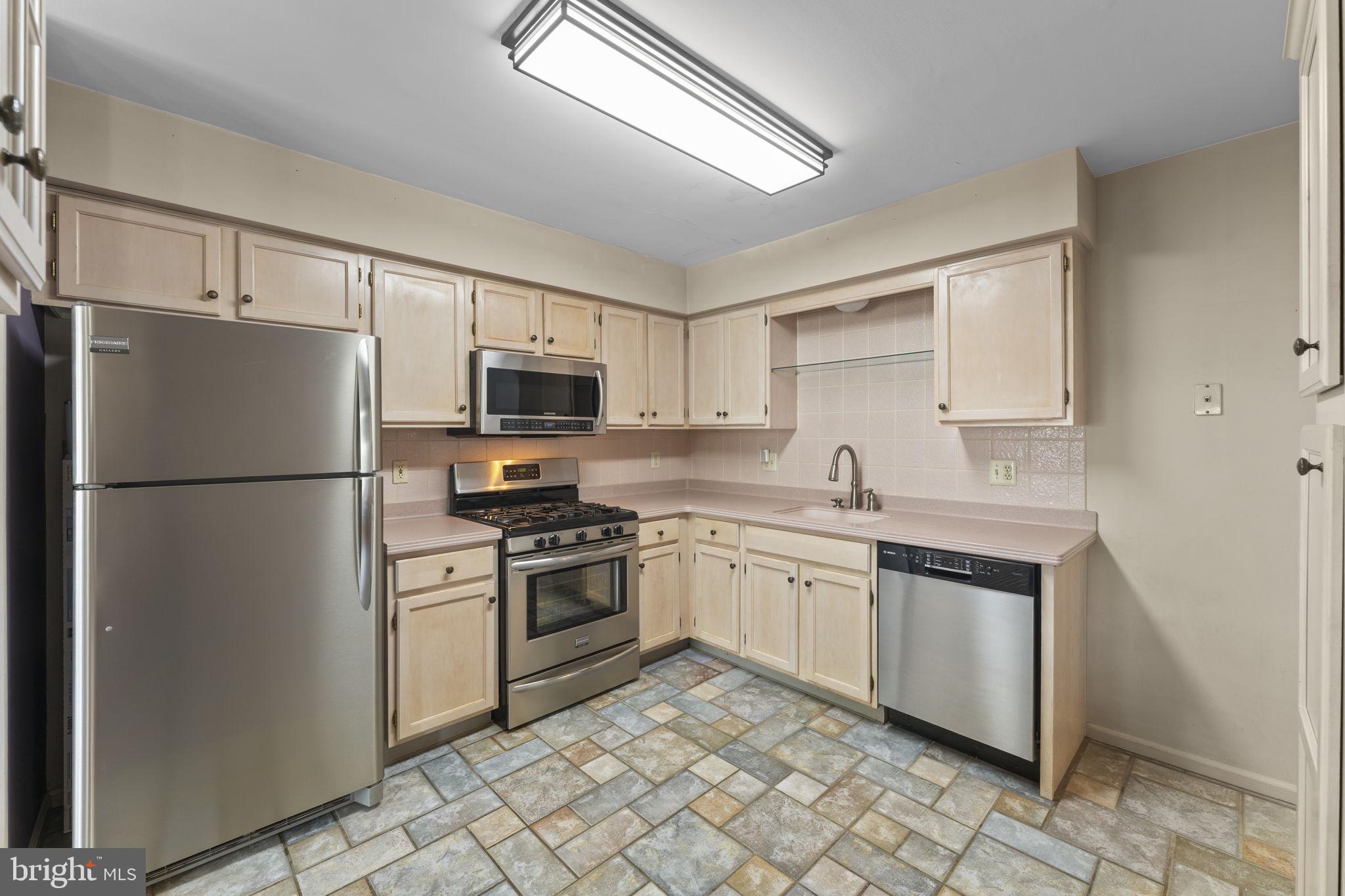 STONEGATE - Residential