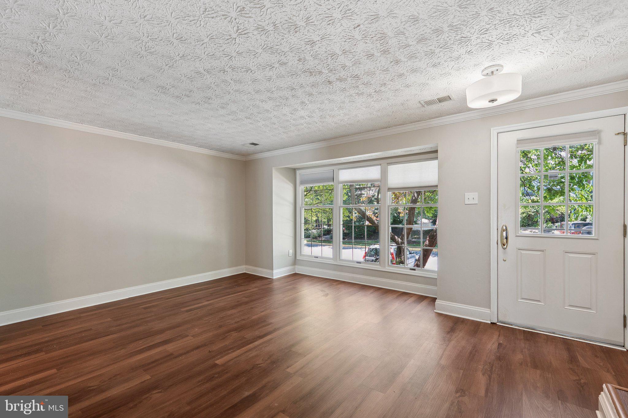 1511 TWISTED OAK DRIVE