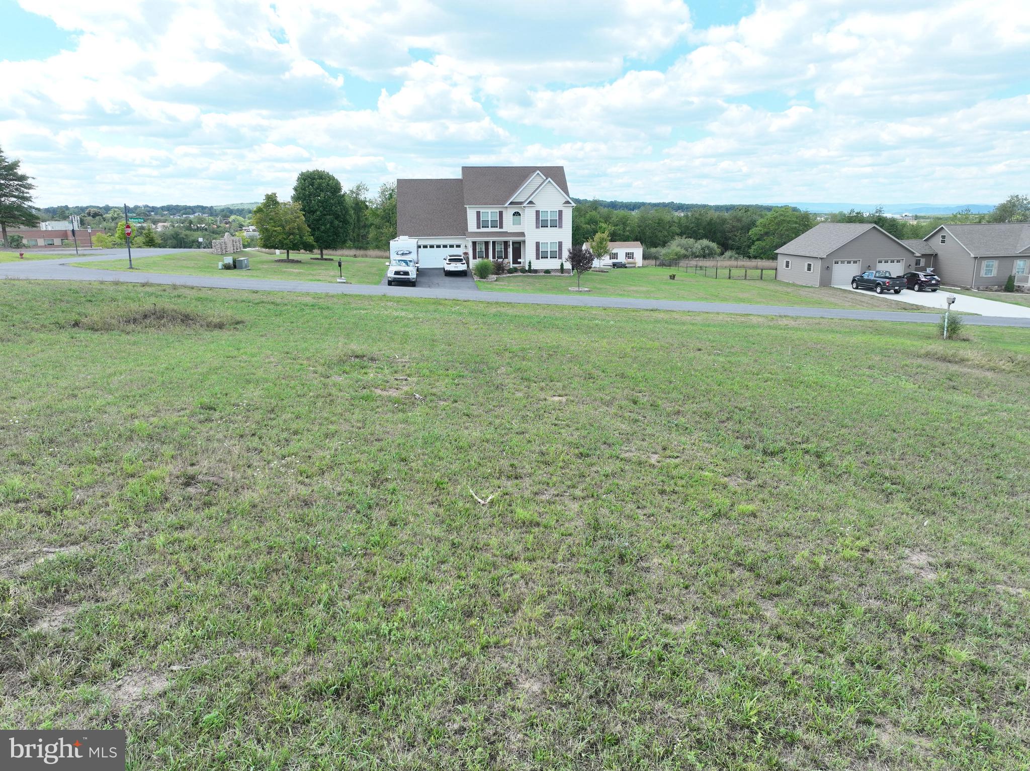 HARVEST HILLS - Land