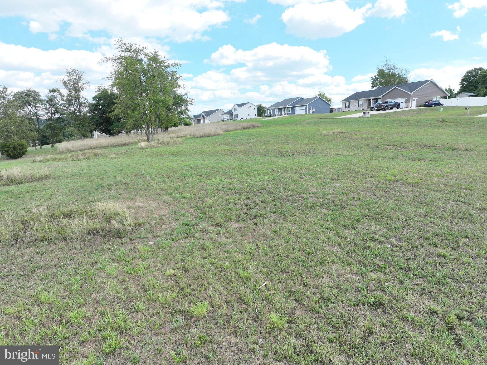 HARVEST HILLS - Land