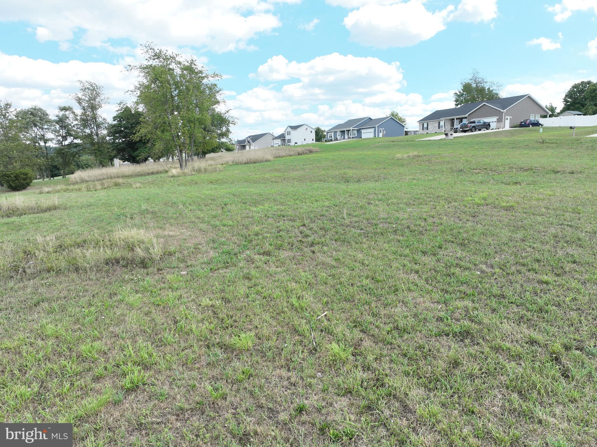 HARVEST HILLS - Land