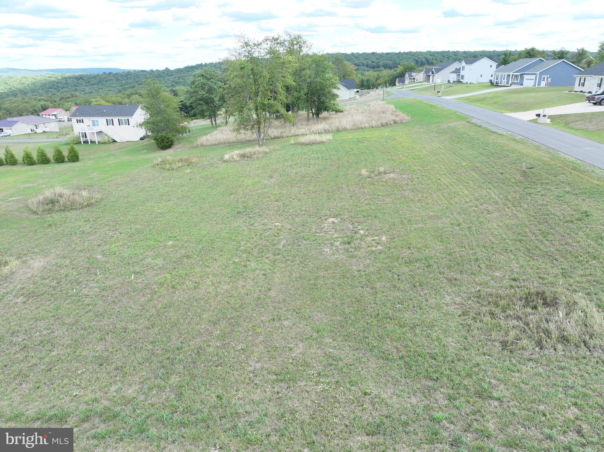 HARVEST HILLS - Land