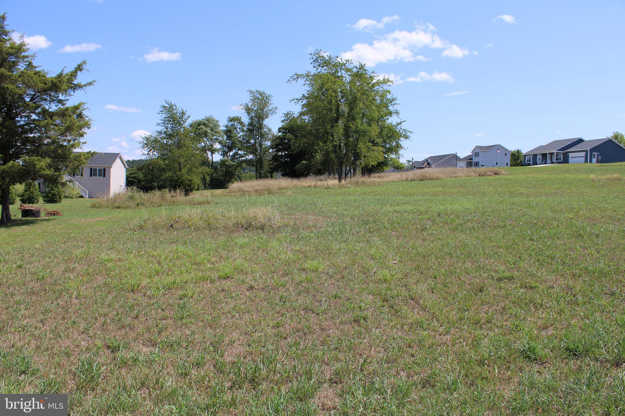 HARVEST HILLS - Land