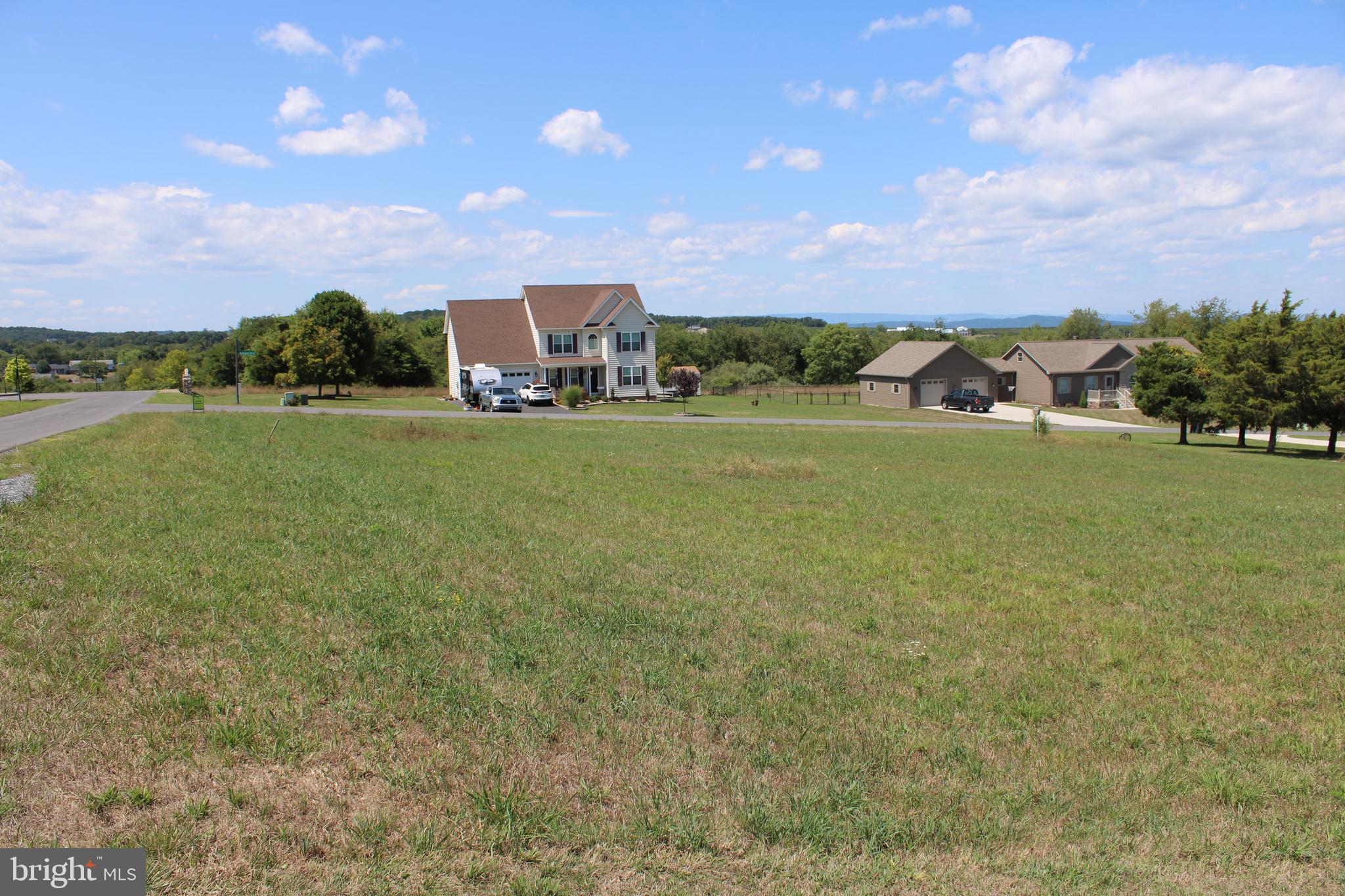 HARVEST HILLS - Land