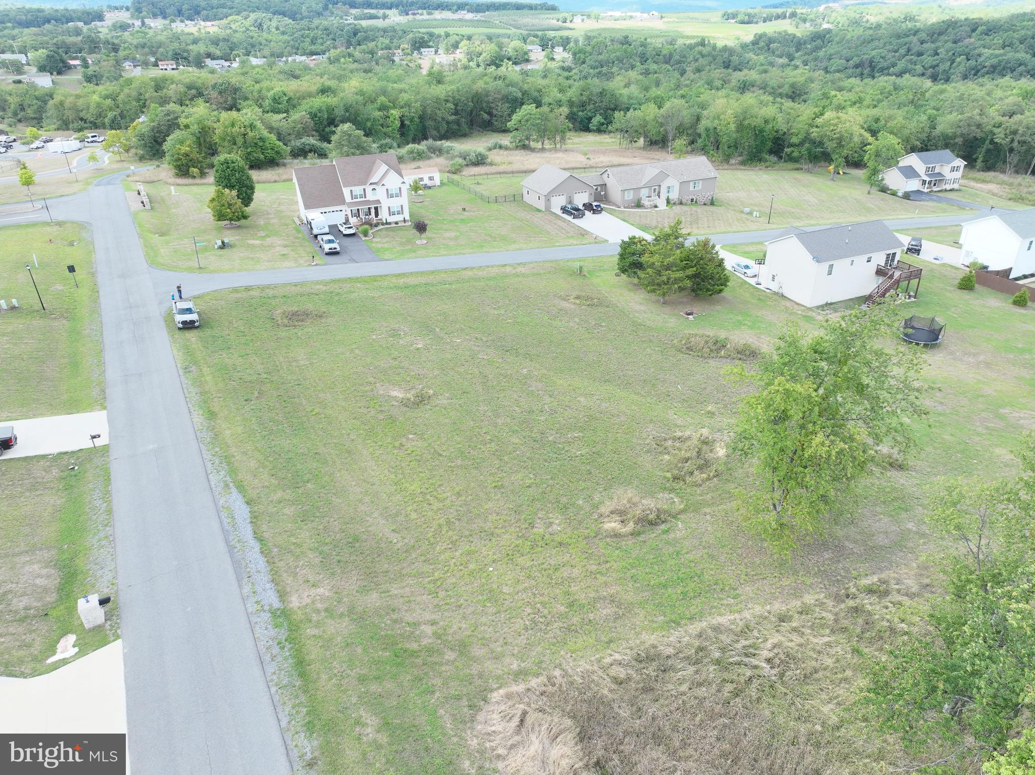 HARVEST HILLS - Land