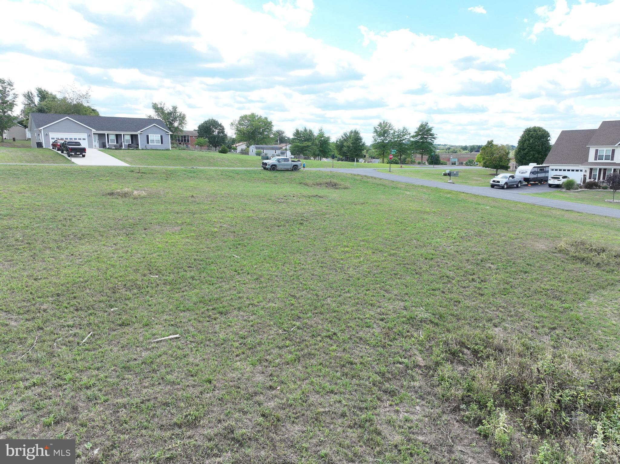 HARVEST HILLS - Land