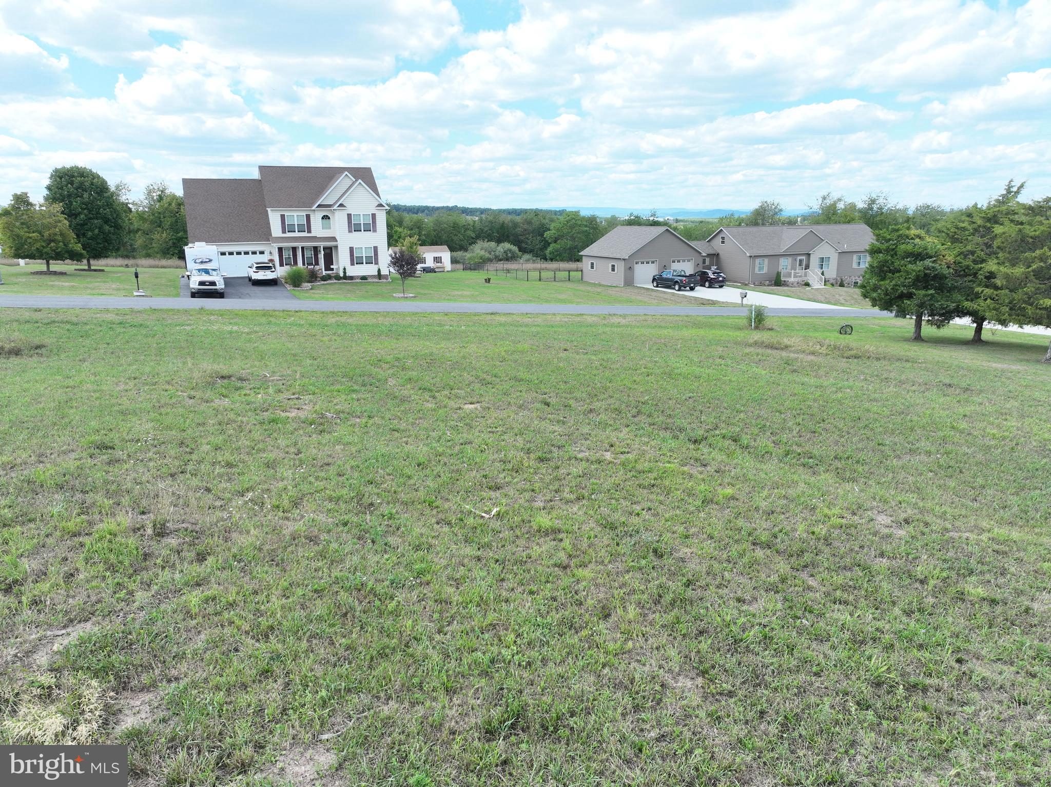 HARVEST HILLS - Land