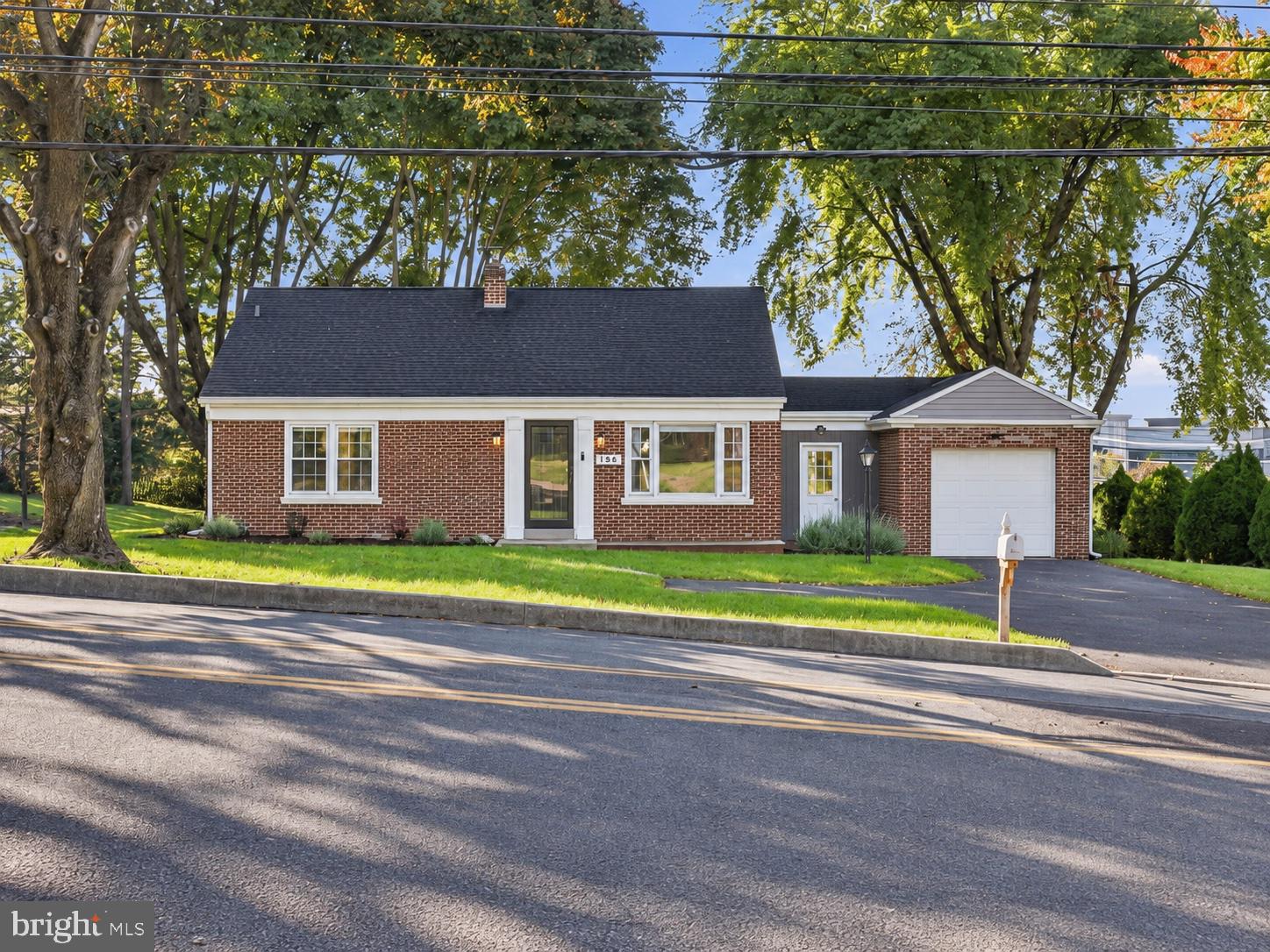 150 W ROSEVILLE ROAD