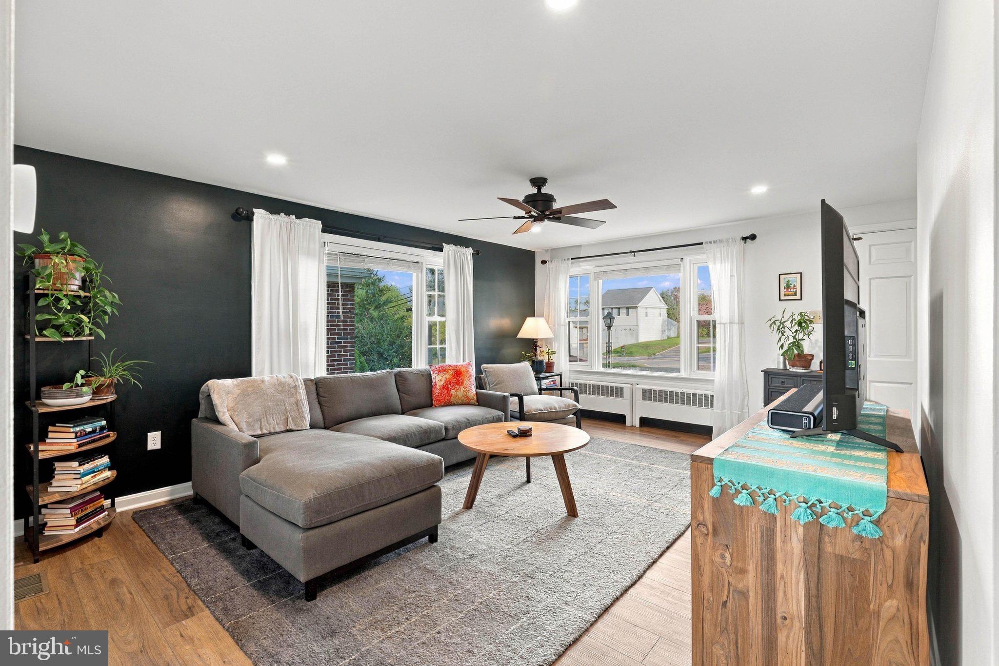 150 W ROSEVILLE ROAD